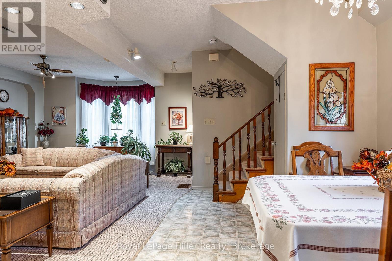 












91 STRACHAN STREET

,
Stratford,




Ontario
N5A2B2

