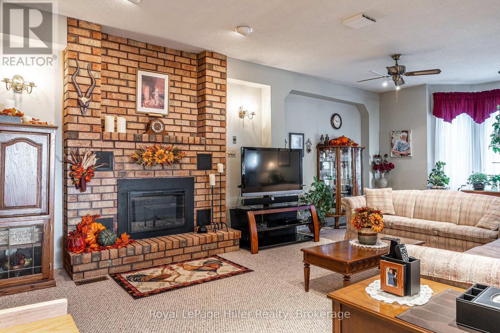 












91 STRACHAN STREET

,
Stratford,




Ontario
N5A2B2

