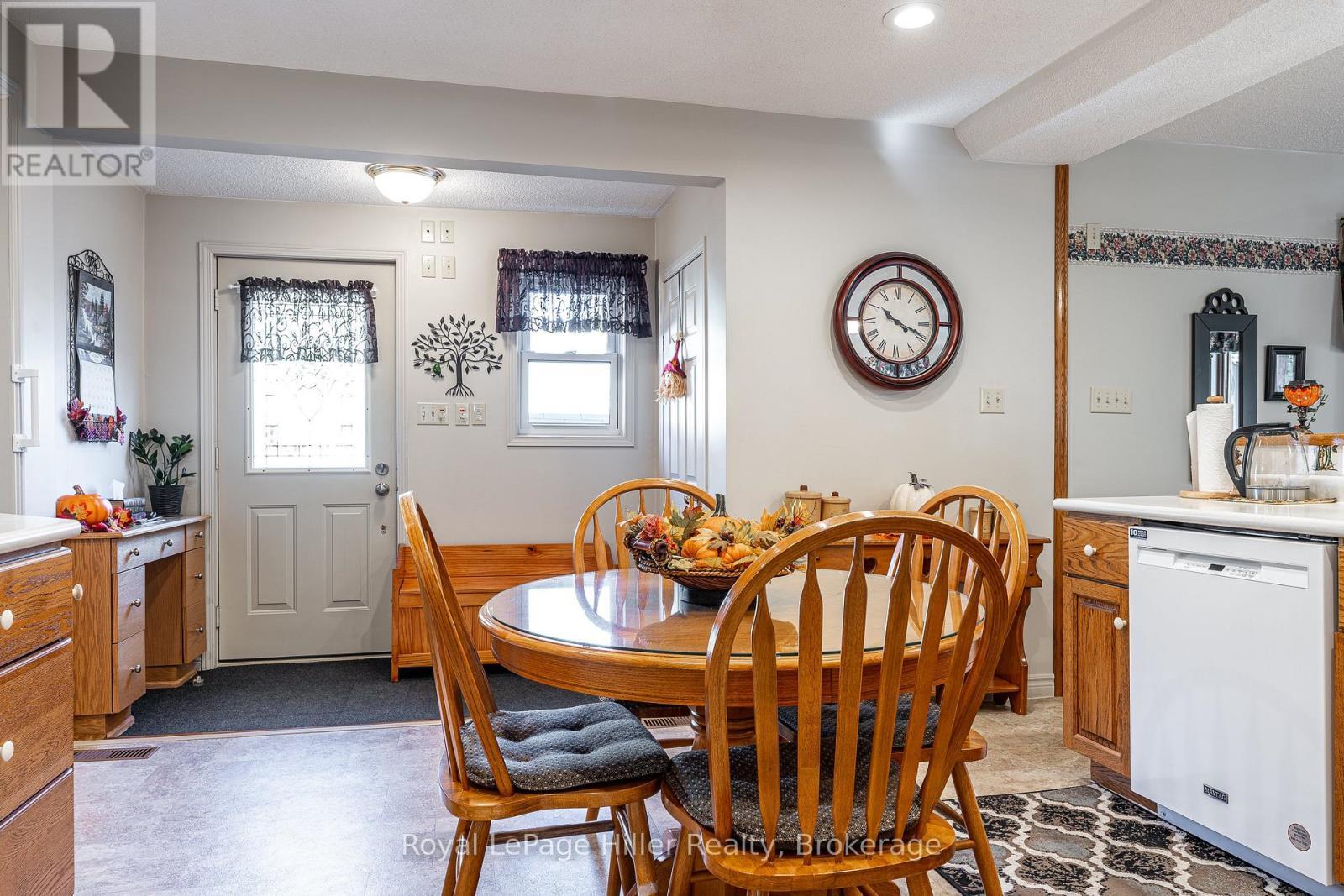 












91 STRACHAN STREET

,
Stratford,




Ontario
N5A2B2

