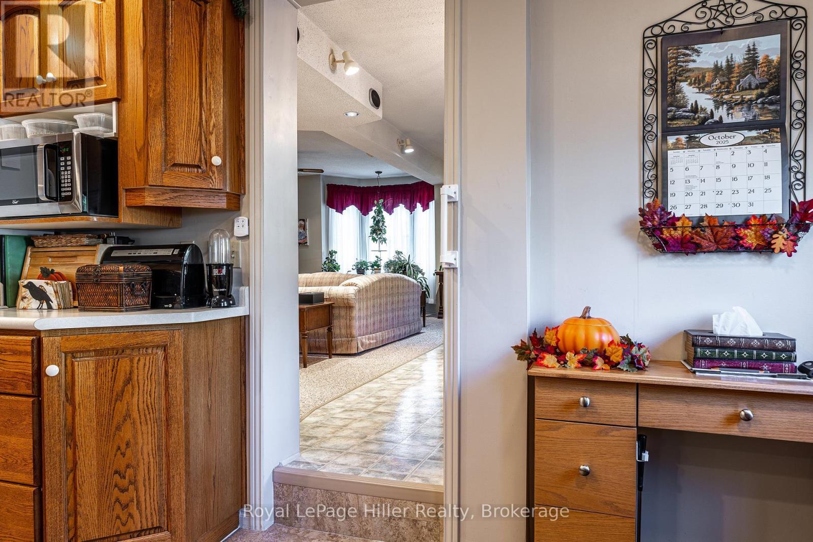 












91 STRACHAN STREET

,
Stratford,




Ontario
N5A2B2

