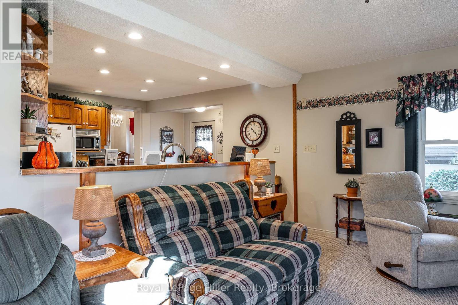 












91 STRACHAN STREET

,
Stratford,




Ontario
N5A2B2

