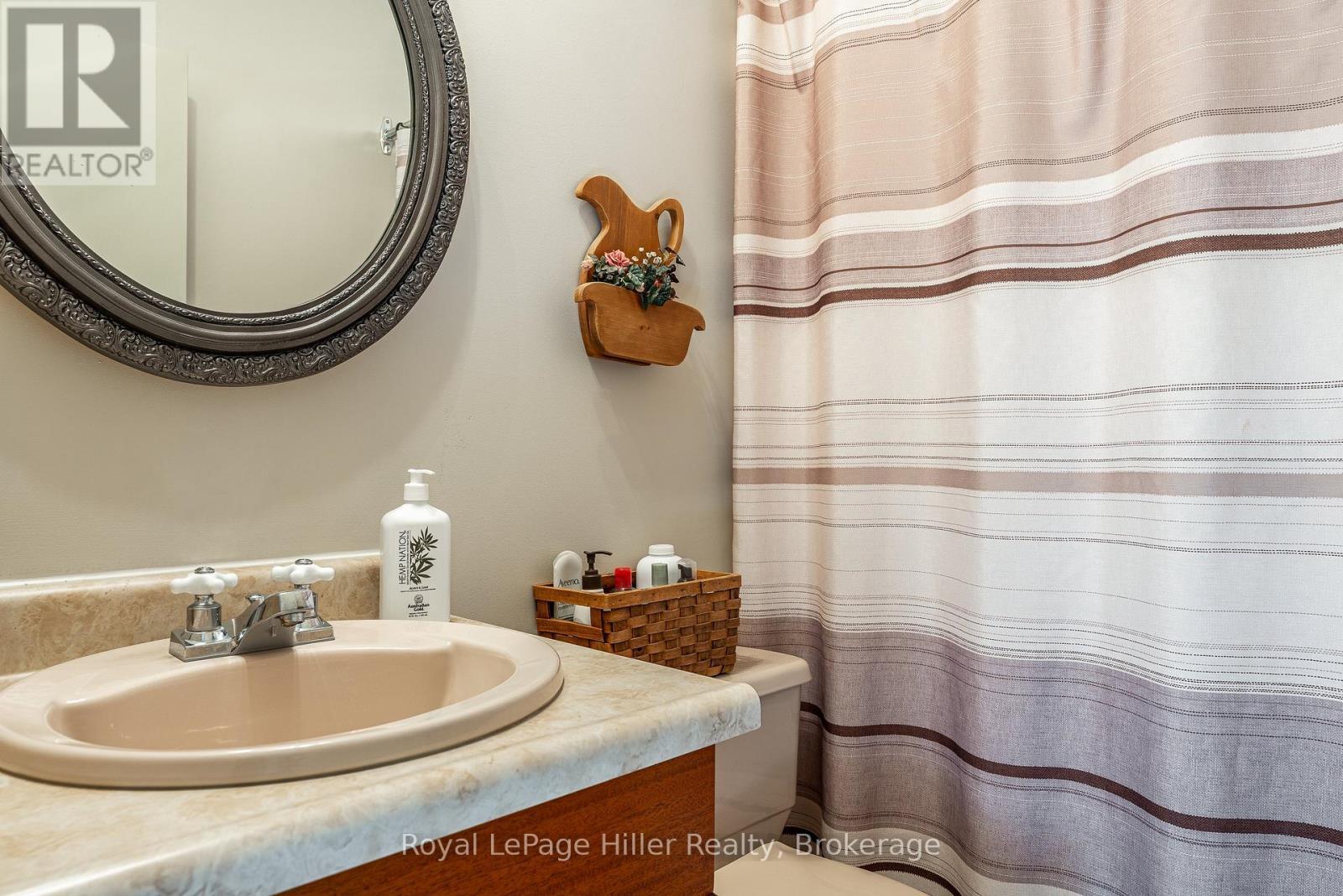 












91 STRACHAN STREET

,
Stratford,




Ontario
N5A2B2

