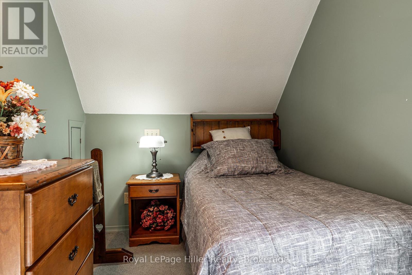 












91 STRACHAN STREET

,
Stratford,




Ontario
N5A2B2

