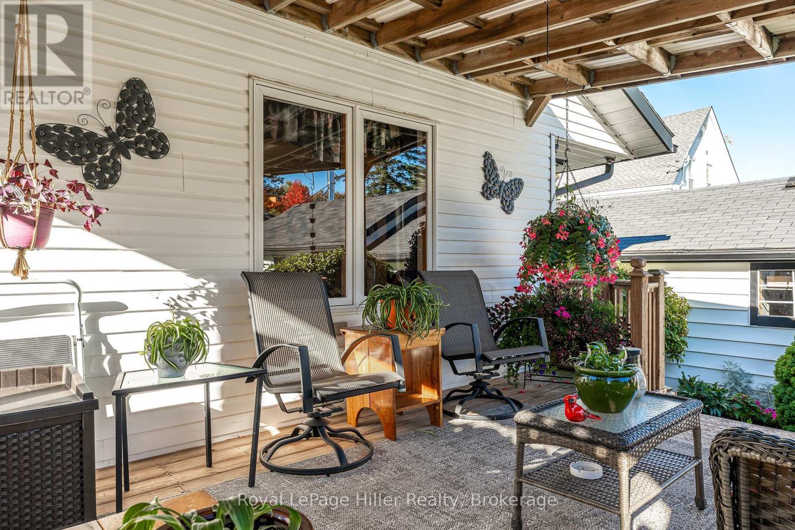 












91 STRACHAN STREET

,
Stratford,




Ontario
N5A2B2

