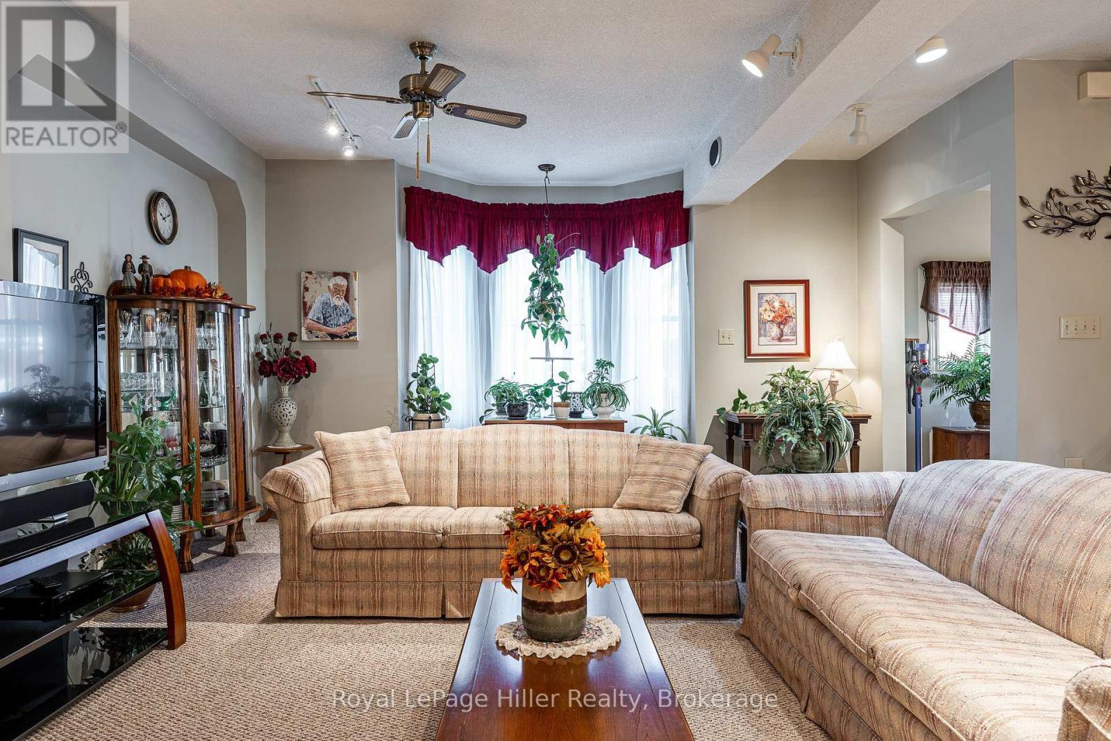 












91 STRACHAN STREET

,
Stratford,




Ontario
N5A2B2

