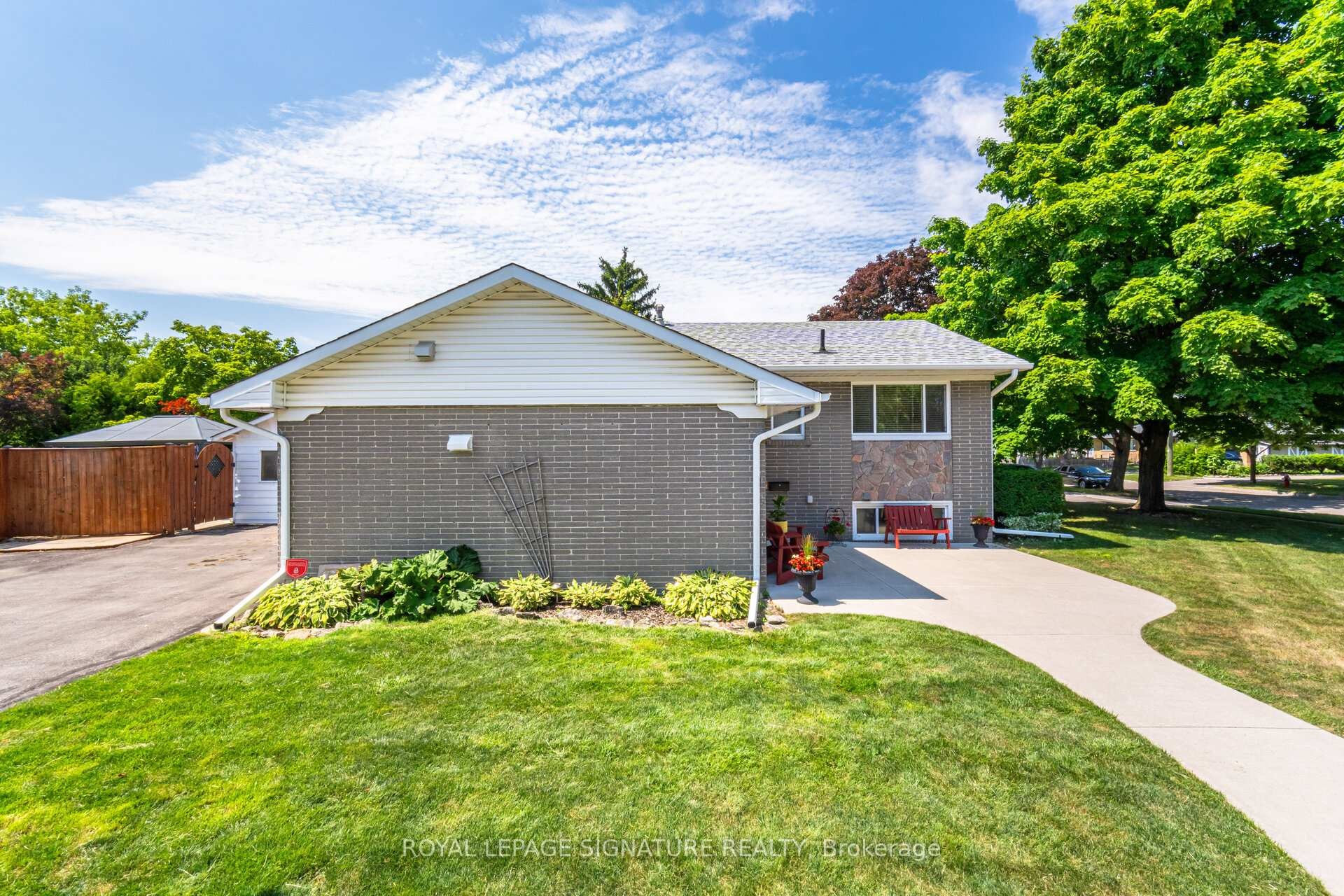 









24


Lesbury

Avenue,
Brampton,




ON
L6W 3A4

