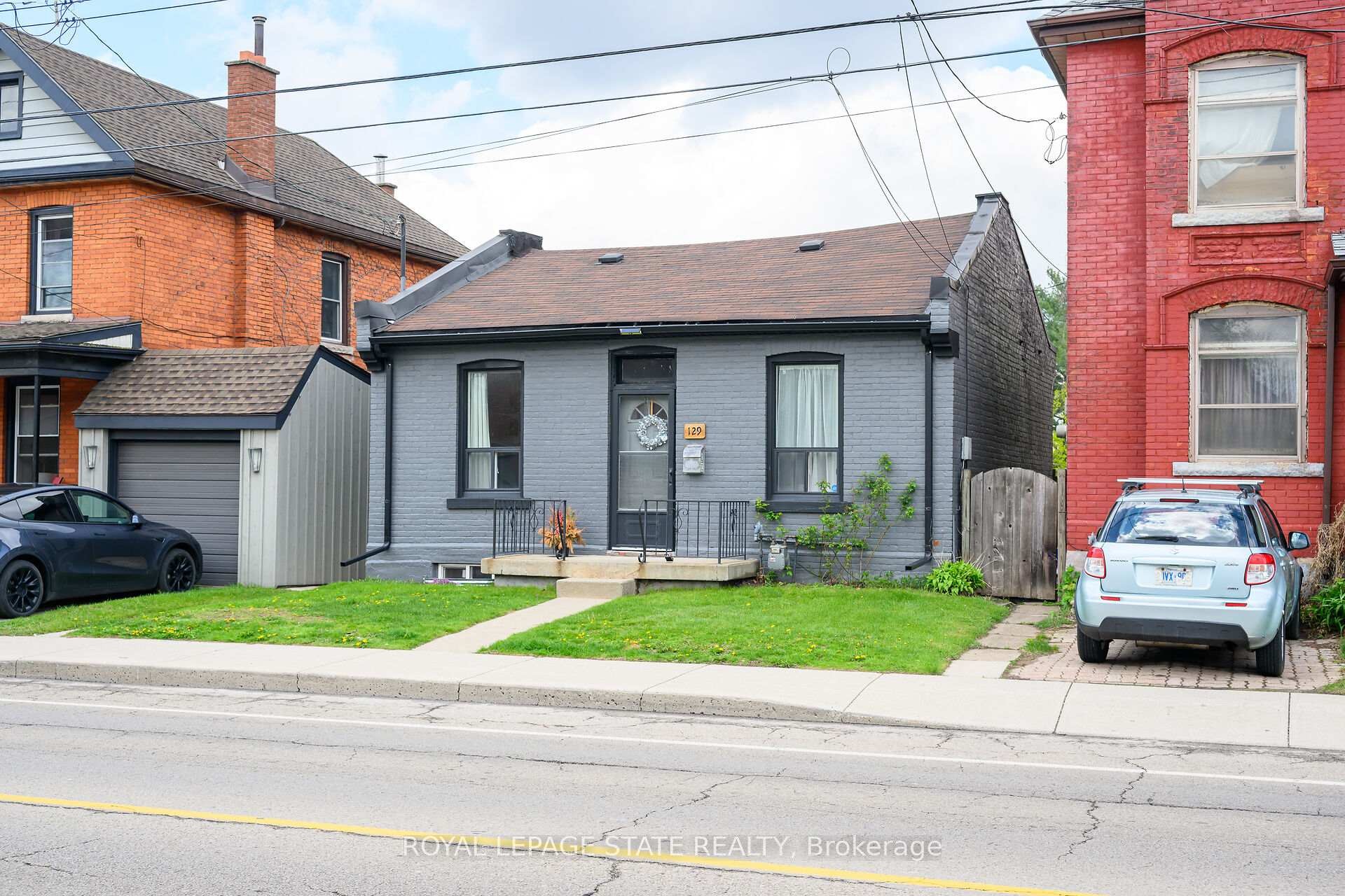 









129


Dundurn

Street North,
Hamilton,




ON
L8R 3E7

