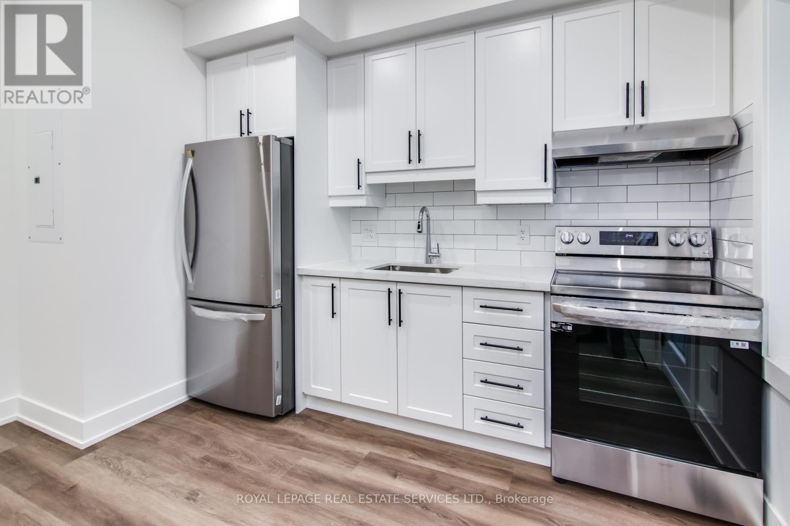 












M - 716 LOGAN AVENUE

,
Toronto,




Ontario
M4K3C6

