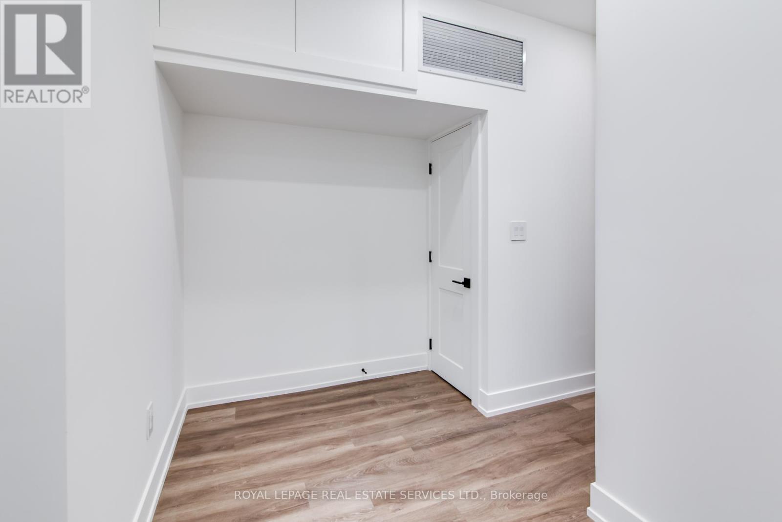 












M - 716 LOGAN AVENUE

,
Toronto,




Ontario
M4K3C6

