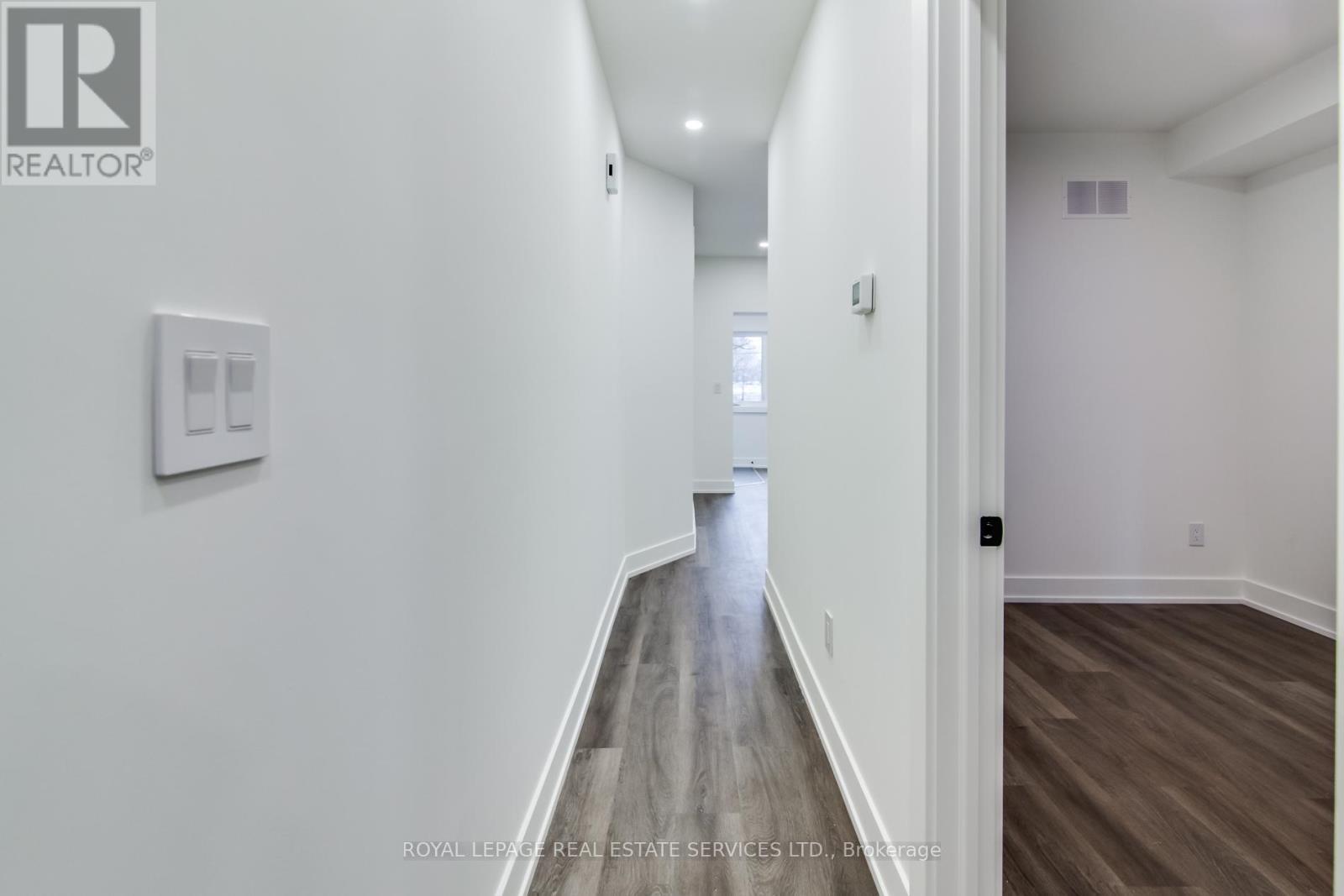 












M - 716 LOGAN AVENUE

,
Toronto,




Ontario
M4K3C6

