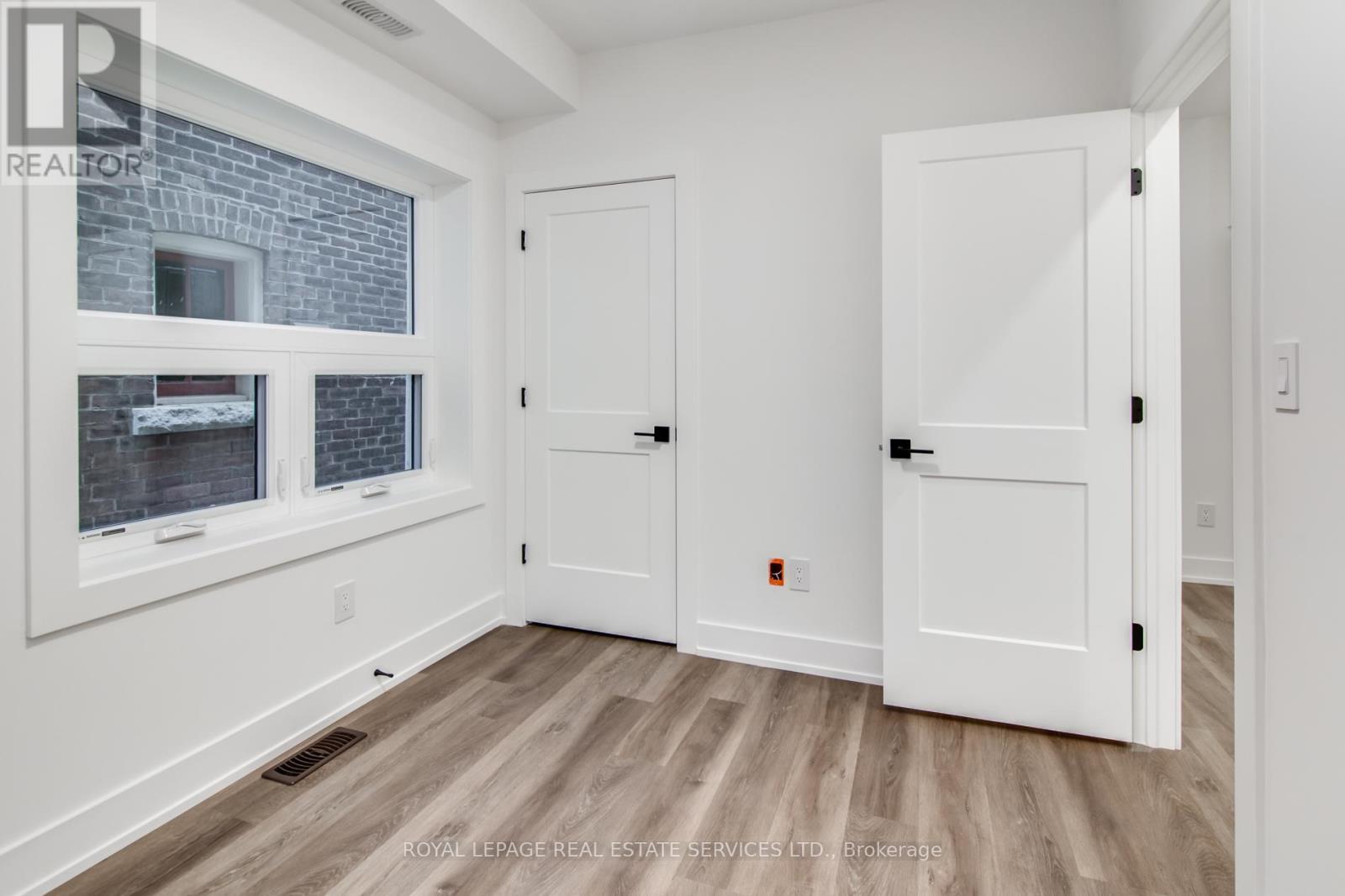 












M - 716 LOGAN AVENUE

,
Toronto,




Ontario
M4K3C6

