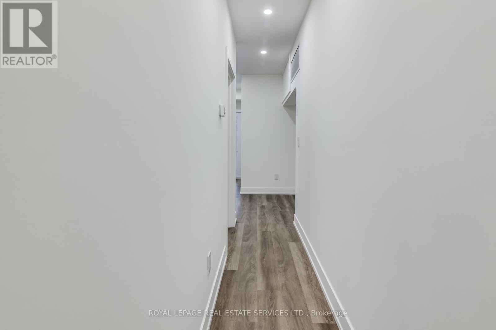 












M - 716 LOGAN AVENUE

,
Toronto,




Ontario
M4K3C6

