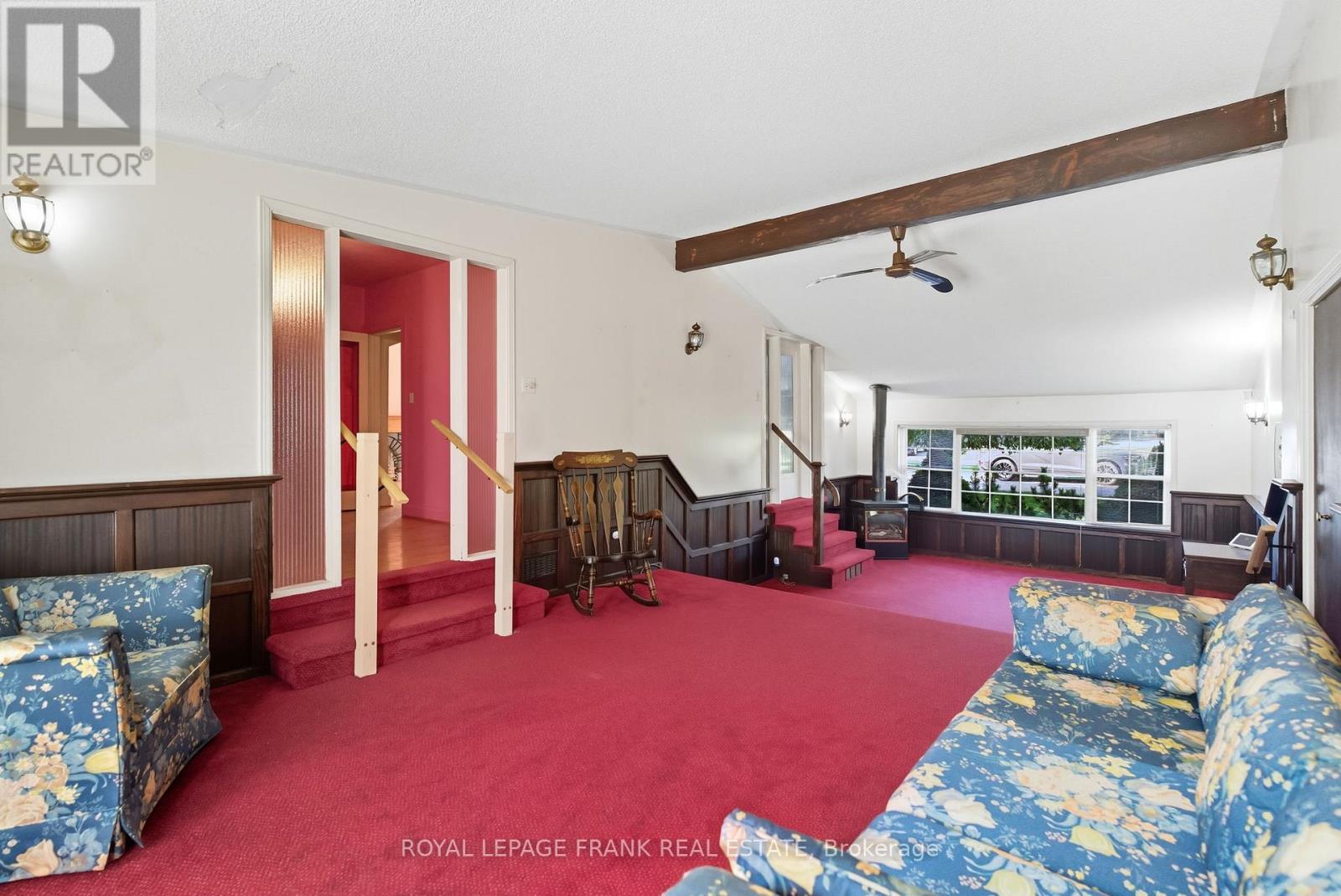 












1033 KING STREET E

,
Oshawa (Donevan),




Ontario
L1H1H4

