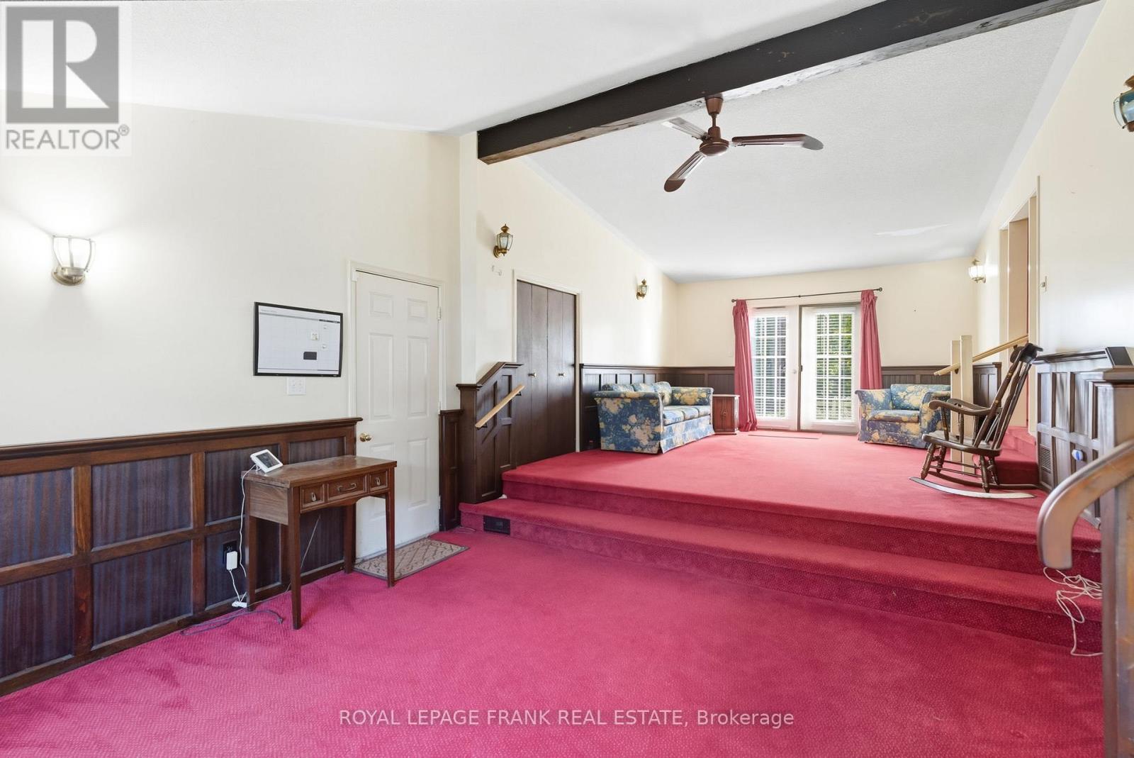 












1033 KING STREET E

,
Oshawa (Donevan),




Ontario
L1H1H4

