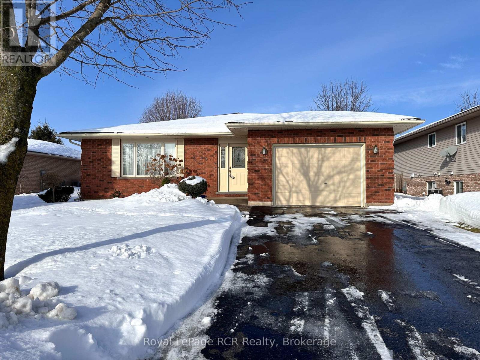 












218 4TH STREET CRESCENT

,
Hanover,




Ontario
N4N3S2

