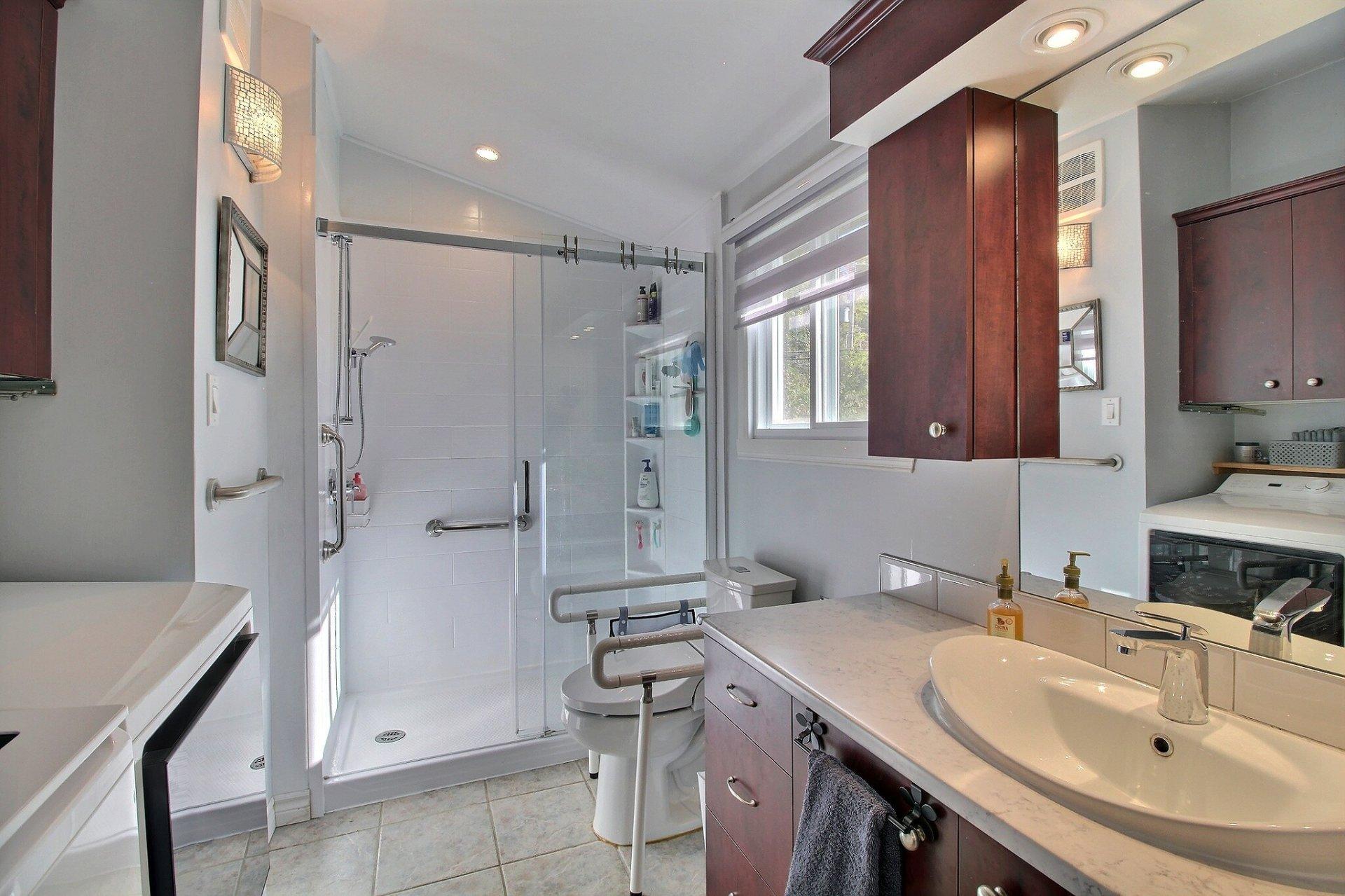 









1242


Rue des Tourterelles

,
Magog,




QC
J1X3W2

