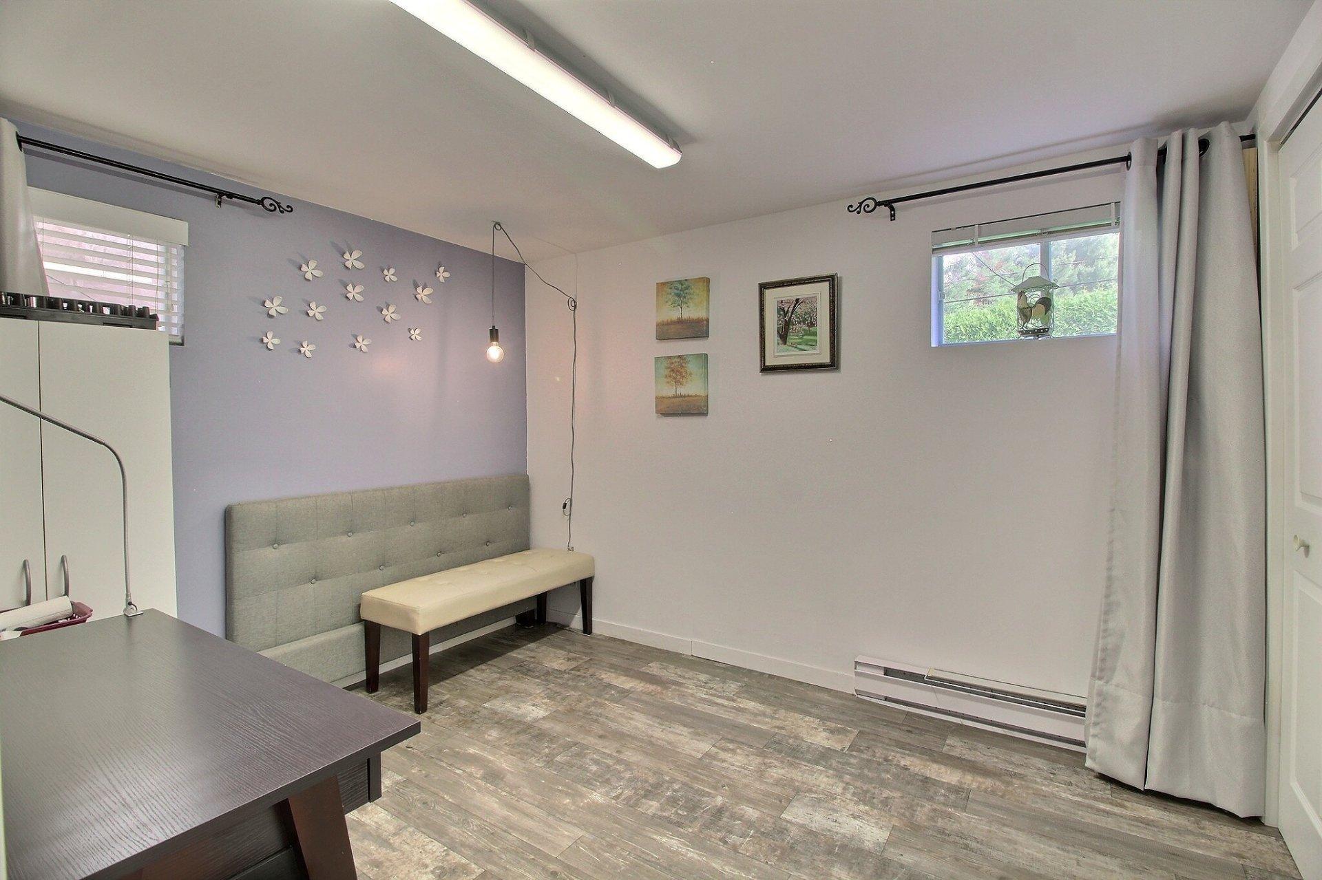 









1242


Rue des Tourterelles

,
Magog,




QC
J1X3W2

