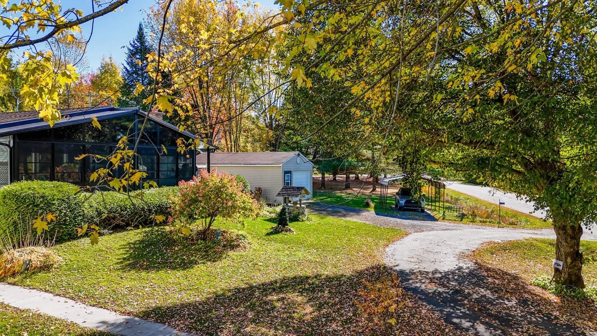 









1242


Rue des Tourterelles

,
Magog,




QC
J1X3W2

