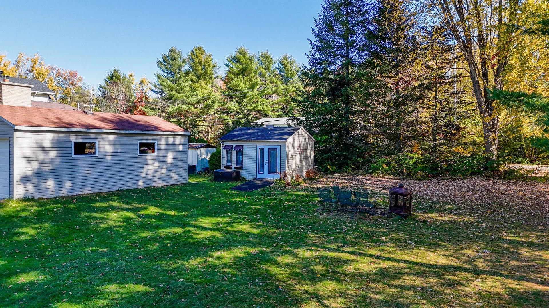 









1242


Rue des Tourterelles

,
Magog,




QC
J1X3W2

