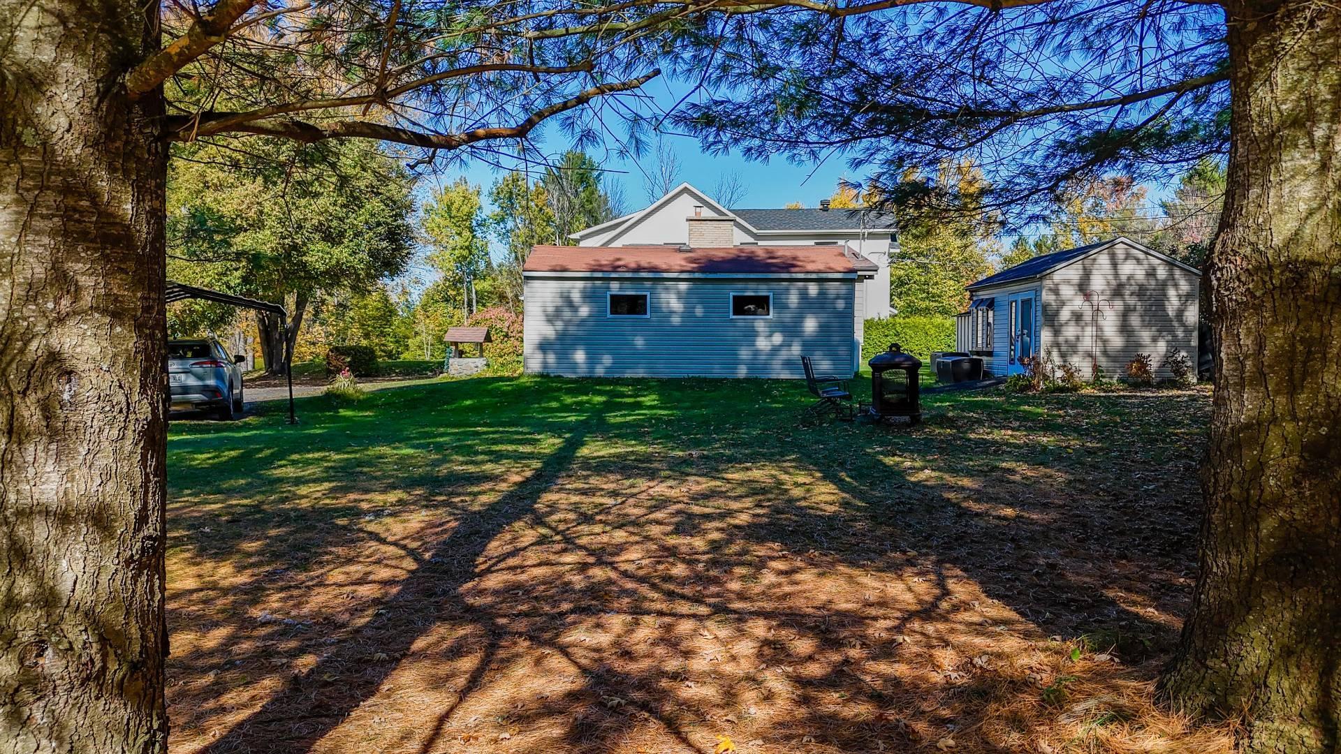 









1242


Rue des Tourterelles

,
Magog,




QC
J1X3W2

