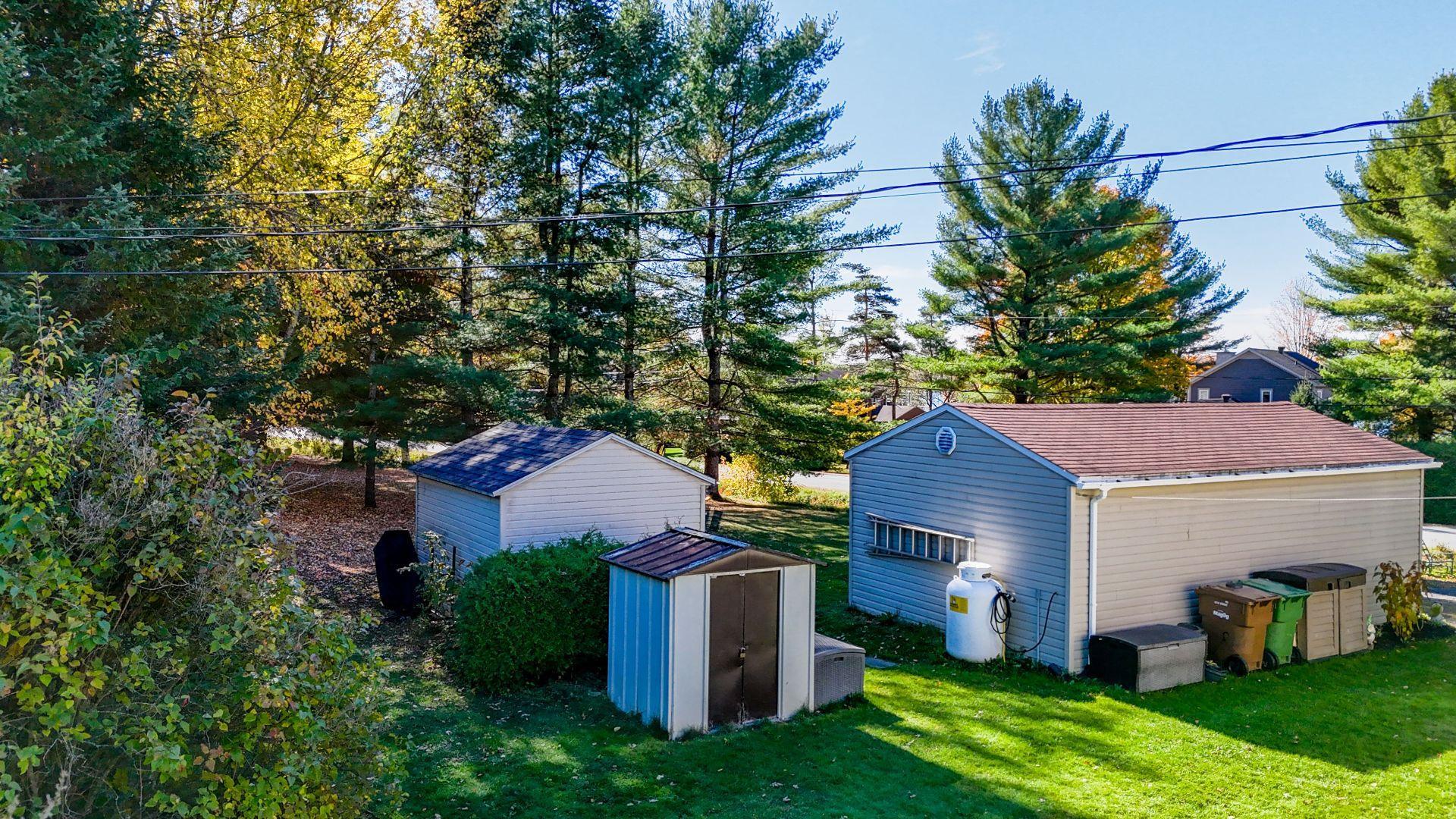 









1242


Rue des Tourterelles

,
Magog,




QC
J1X3W2

