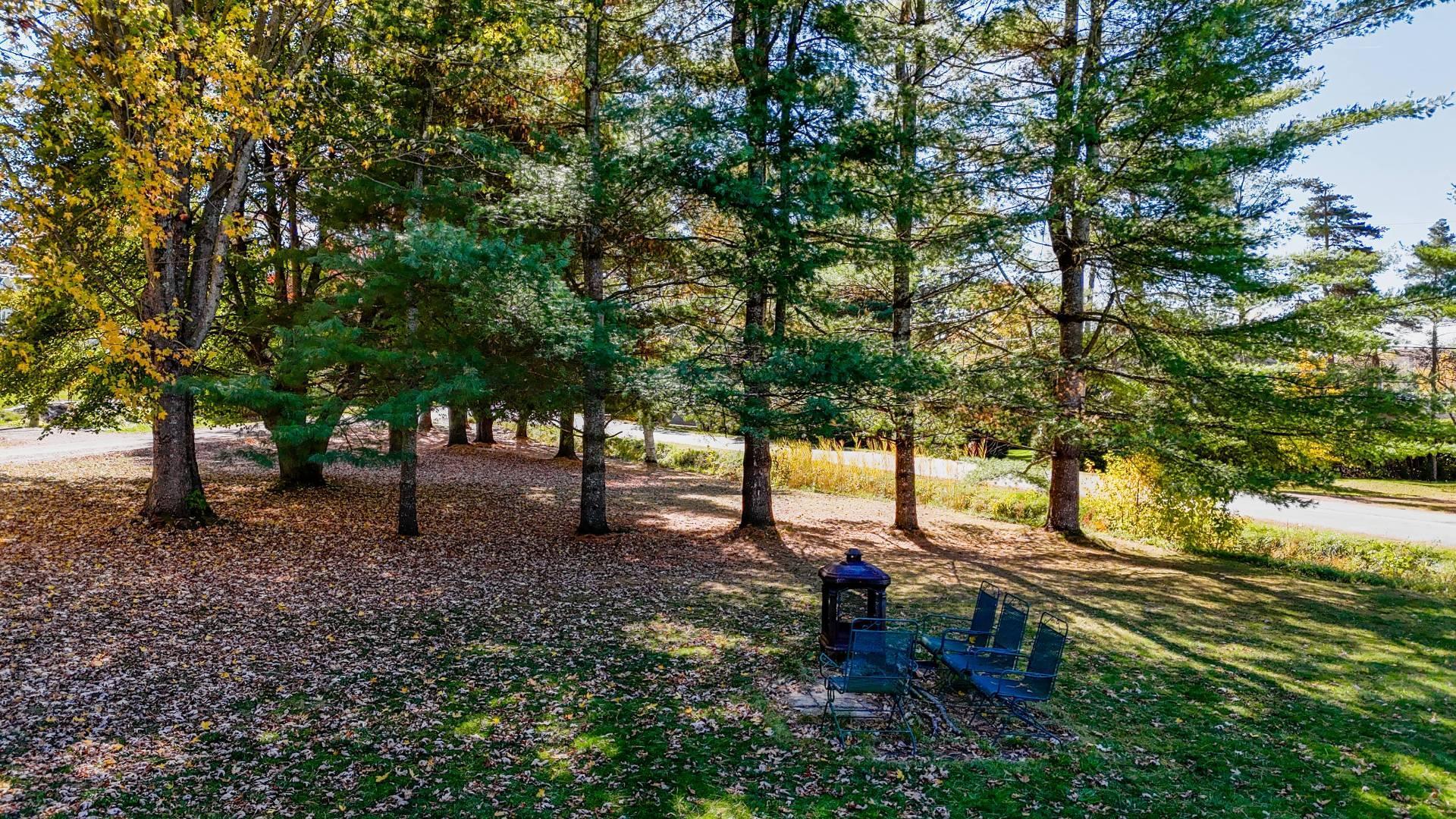 









1242


Rue des Tourterelles

,
Magog,




QC
J1X3W2

