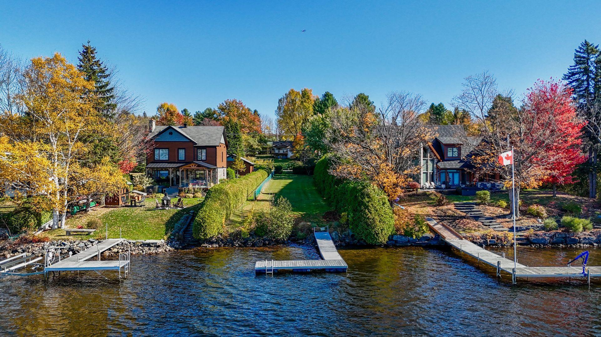 









1242


Rue des Tourterelles

,
Magog,




QC
J1X3W2

