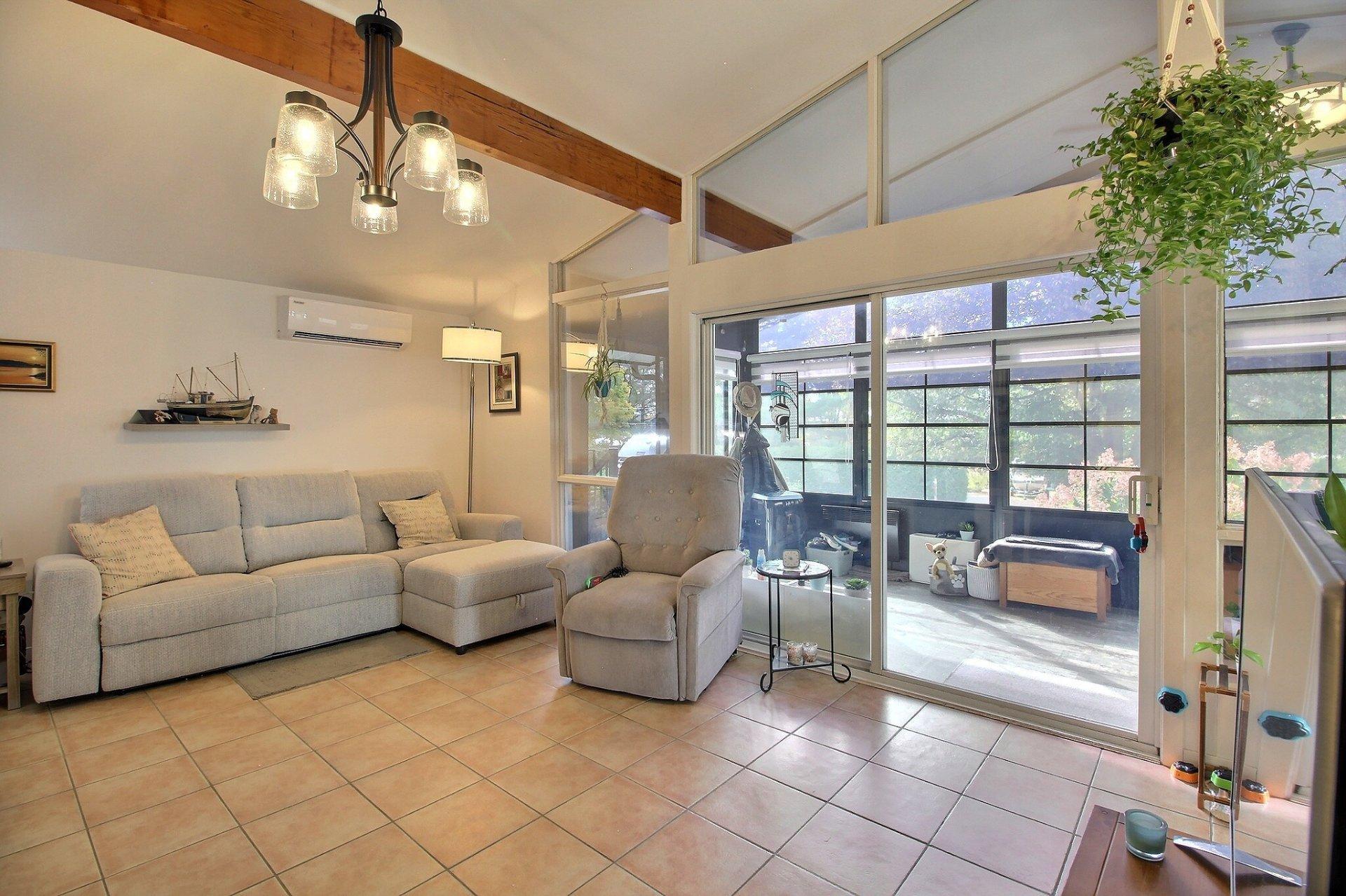 









1242


Rue des Tourterelles

,
Magog,




QC
J1X3W2

