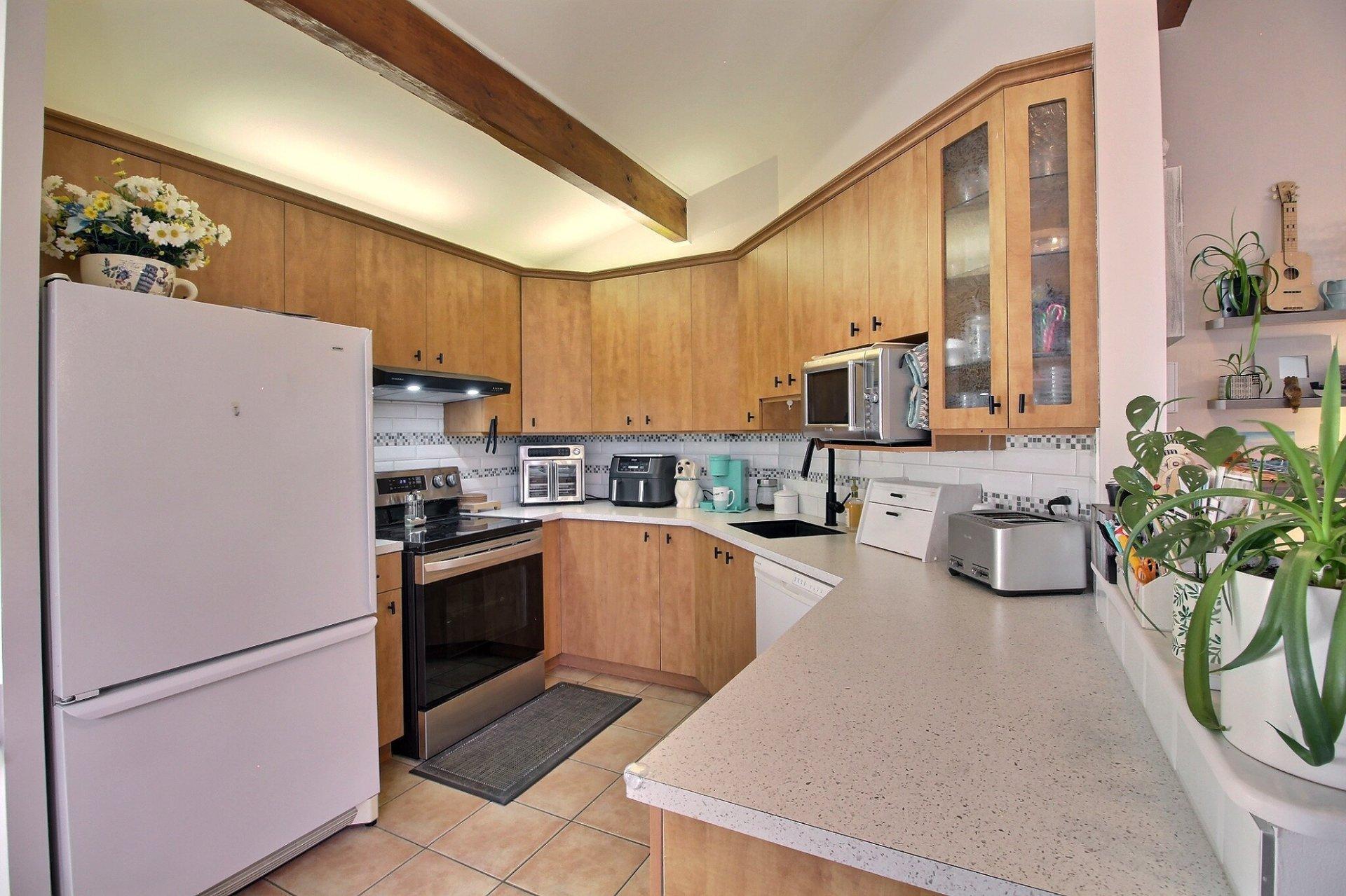 









1242


Rue des Tourterelles

,
Magog,




QC
J1X3W2

