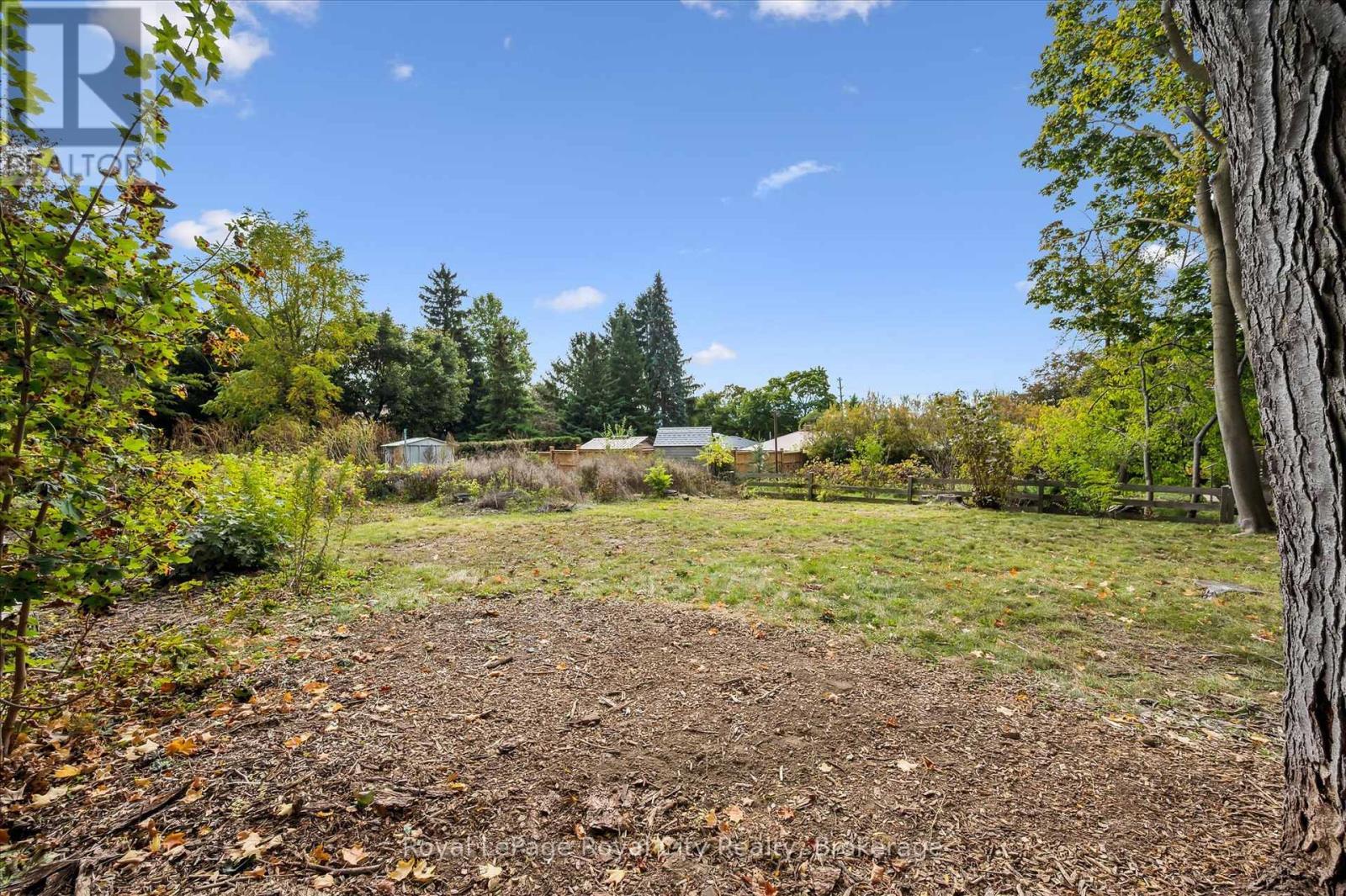 












20 HIGHVIEW PLACE

,
Guelph (Exhibition Park),




Ontario
N1H1M7

