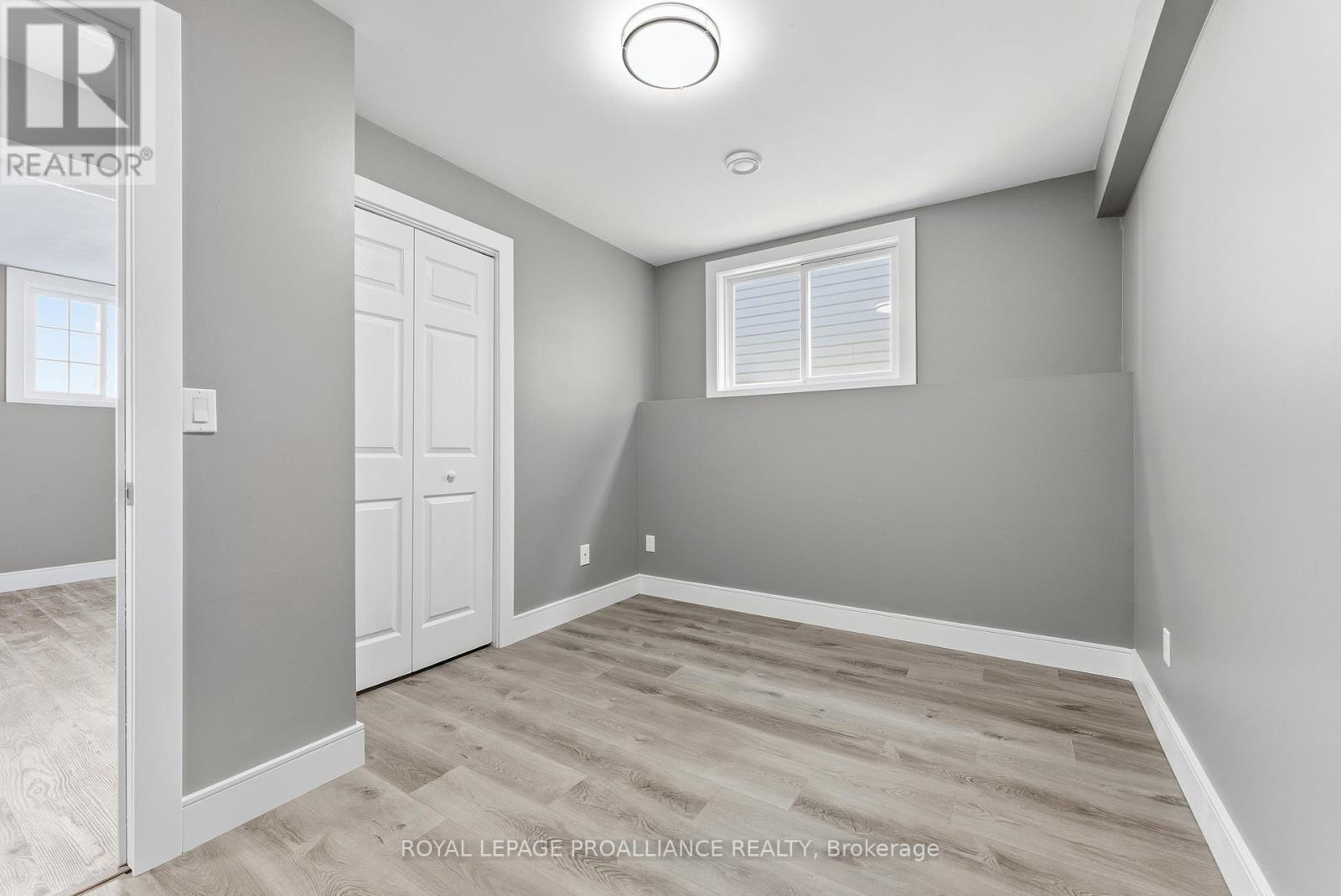 












6 LAKE COURT

,
Belleville (Belleville Ward),




Ontario
K8P5M8

