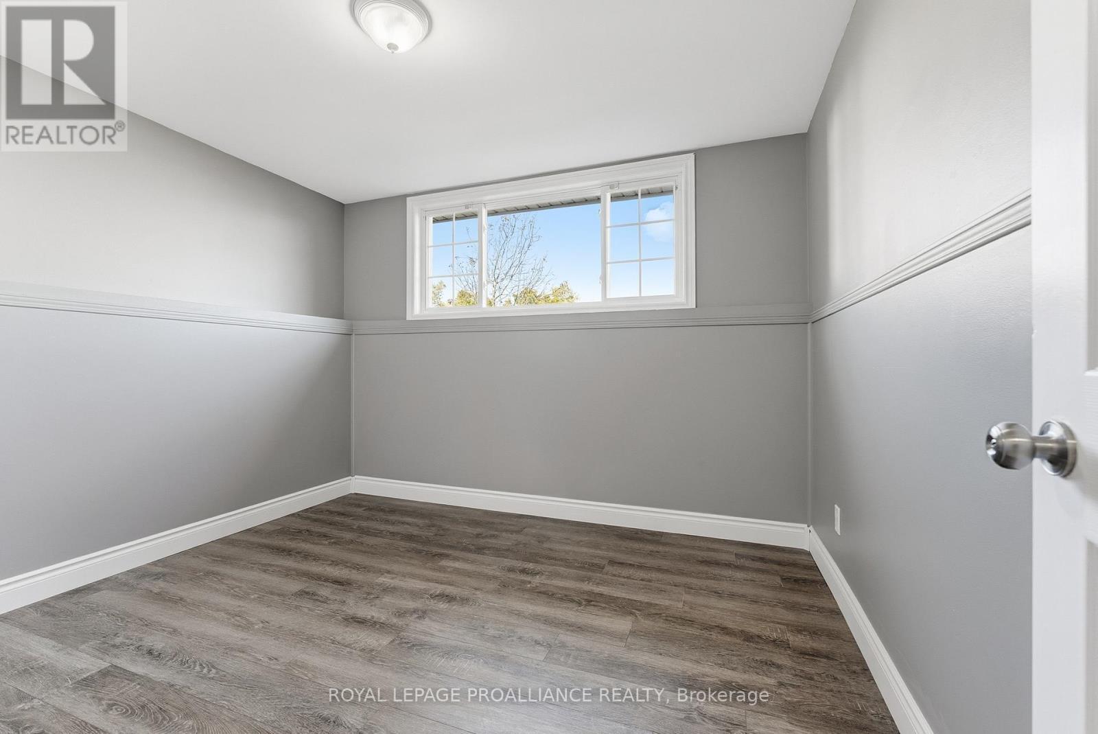 












6 LAKE COURT

,
Belleville (Belleville Ward),




Ontario
K8P5M8

