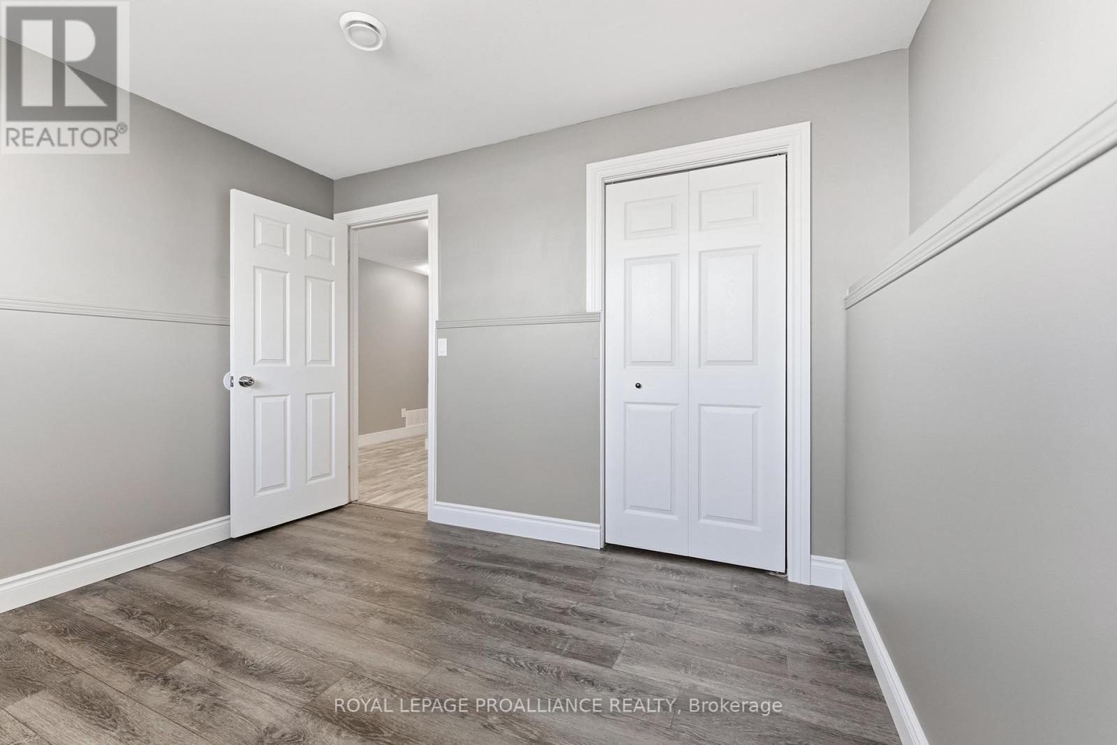 












6 LAKE COURT

,
Belleville (Belleville Ward),




Ontario
K8P5M8

