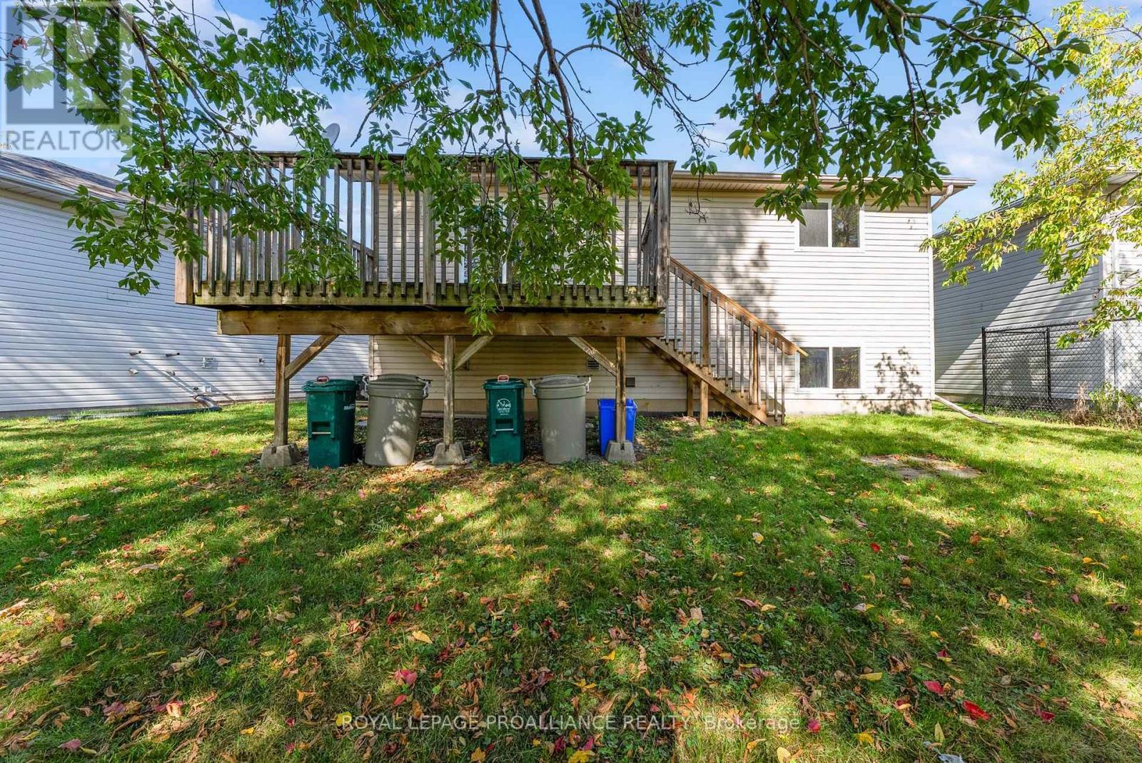 












6 LAKE COURT

,
Belleville (Belleville Ward),




Ontario
K8P5M8

