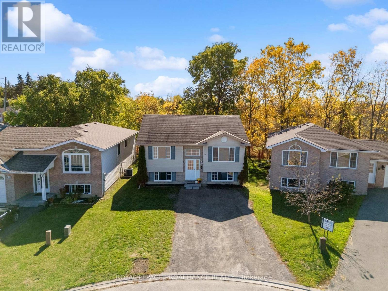 












6 LAKE COURT

,
Belleville (Belleville Ward),




Ontario
K8P5M8

