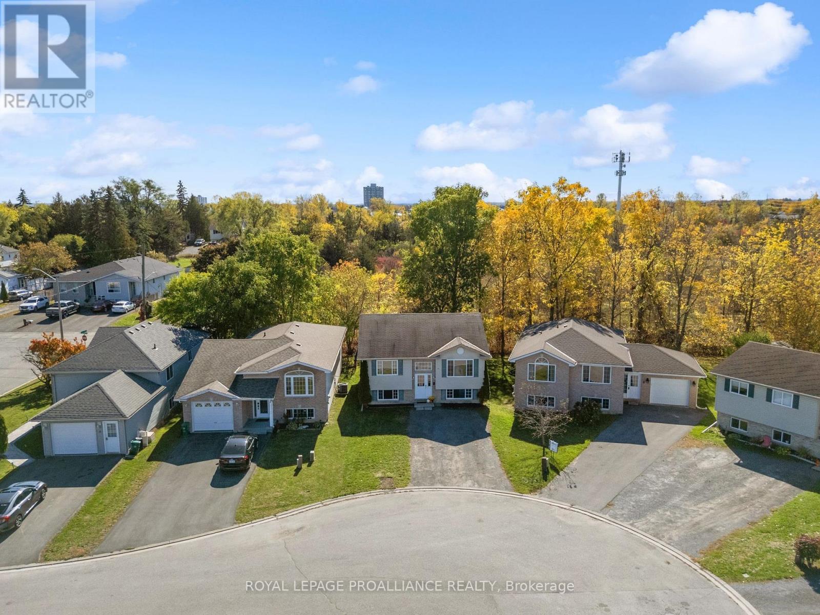 












6 LAKE COURT

,
Belleville (Belleville Ward),




Ontario
K8P5M8

