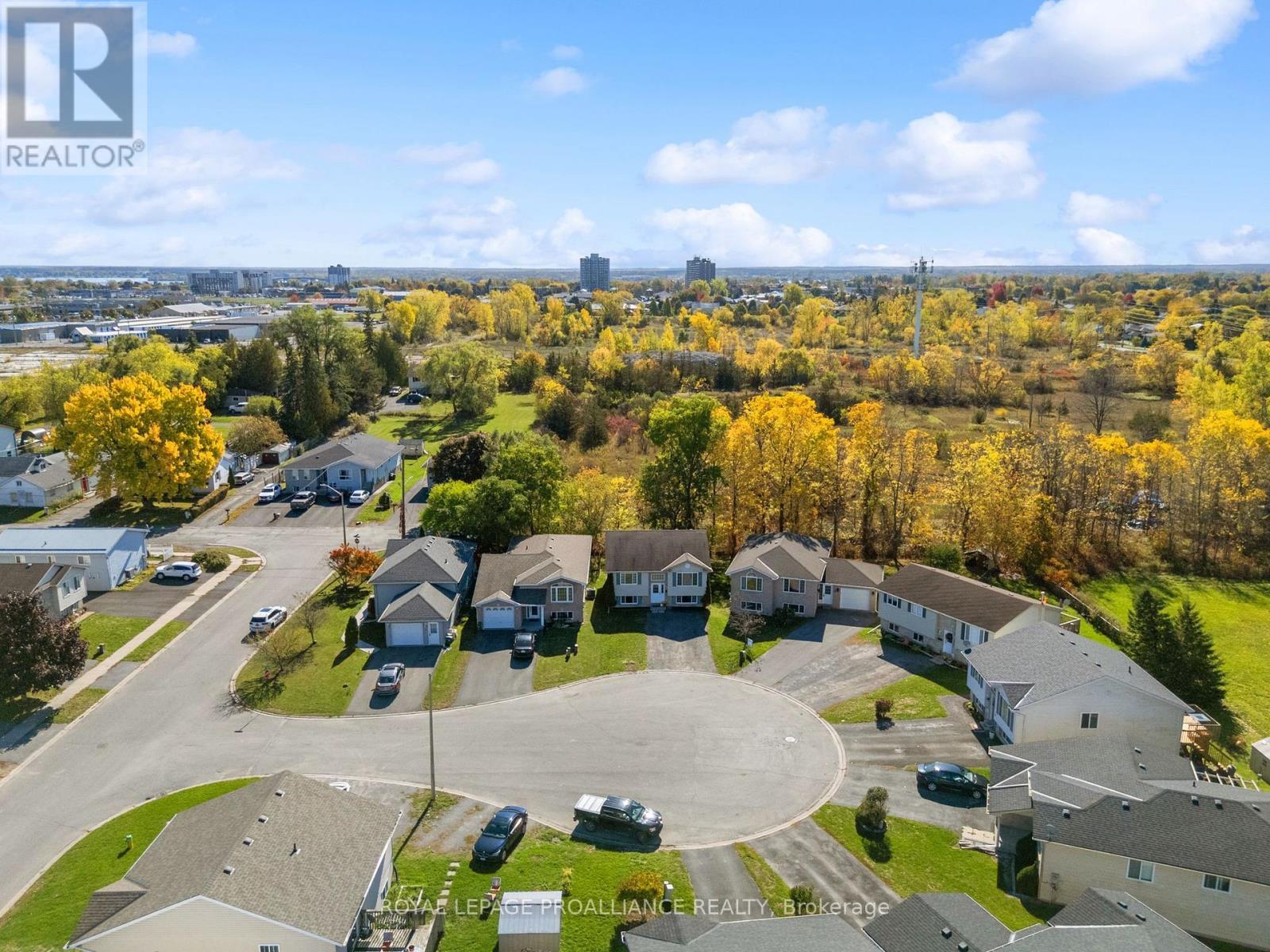 












6 LAKE COURT

,
Belleville (Belleville Ward),




Ontario
K8P5M8

