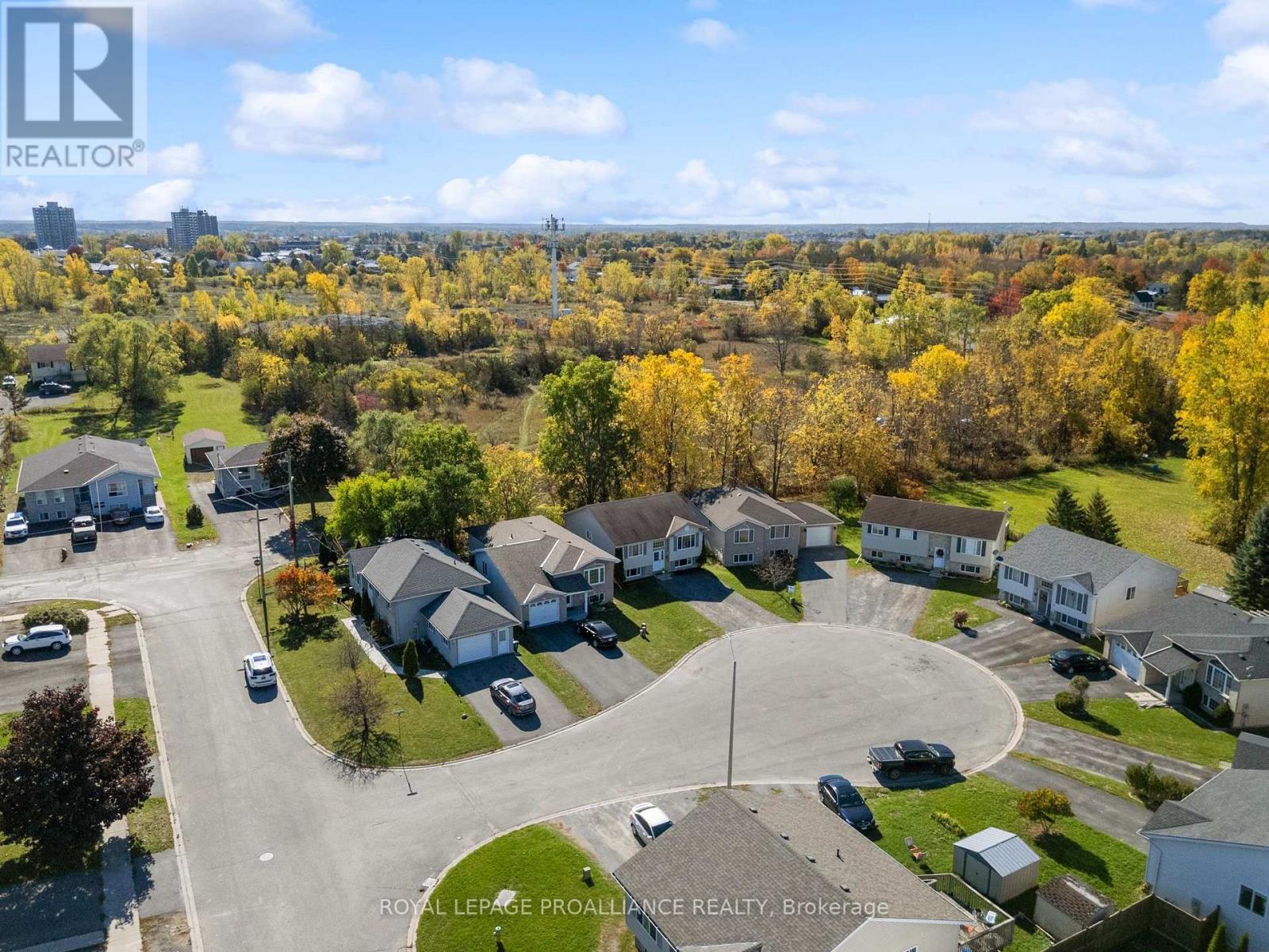 












6 LAKE COURT

,
Belleville (Belleville Ward),




Ontario
K8P5M8


