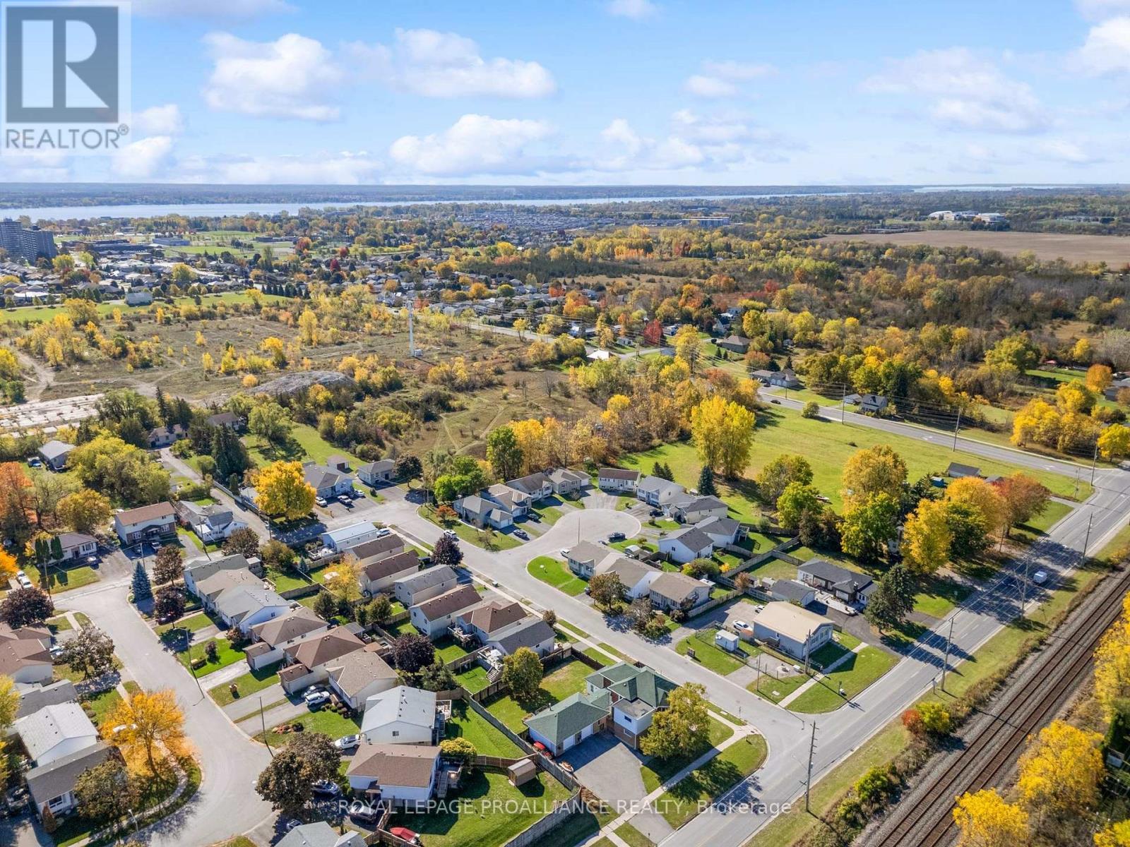 












6 LAKE COURT

,
Belleville (Belleville Ward),




Ontario
K8P5M8


