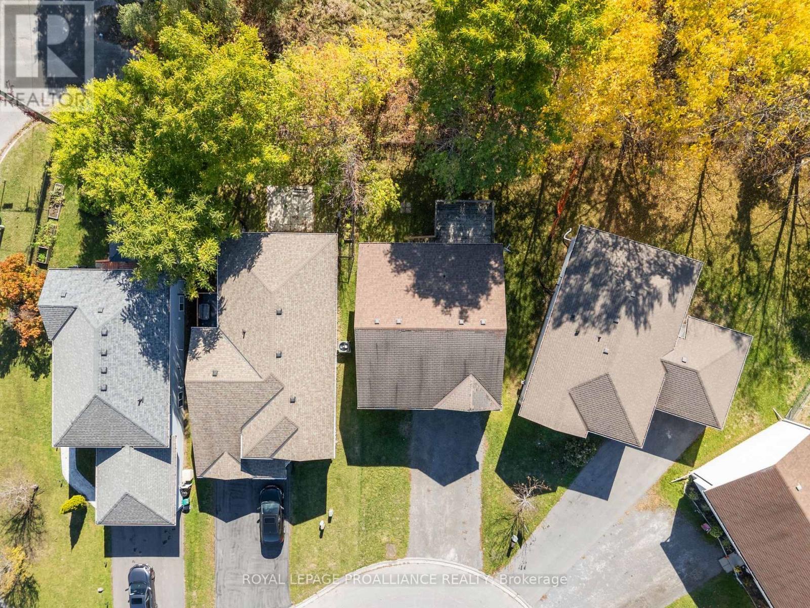 












6 LAKE COURT

,
Belleville (Belleville Ward),




Ontario
K8P5M8

