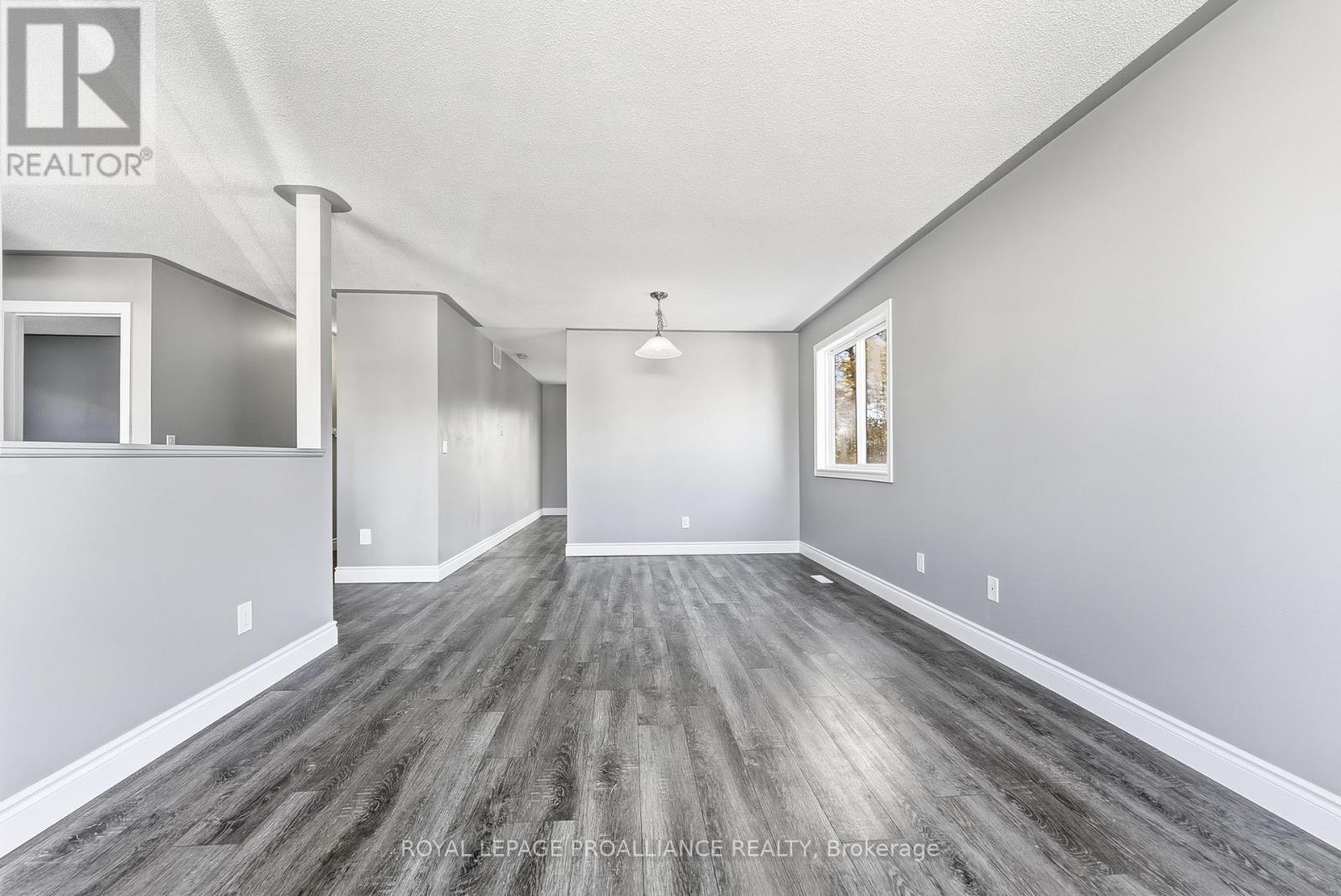 












6 LAKE COURT

,
Belleville (Belleville Ward),




Ontario
K8P5M8

