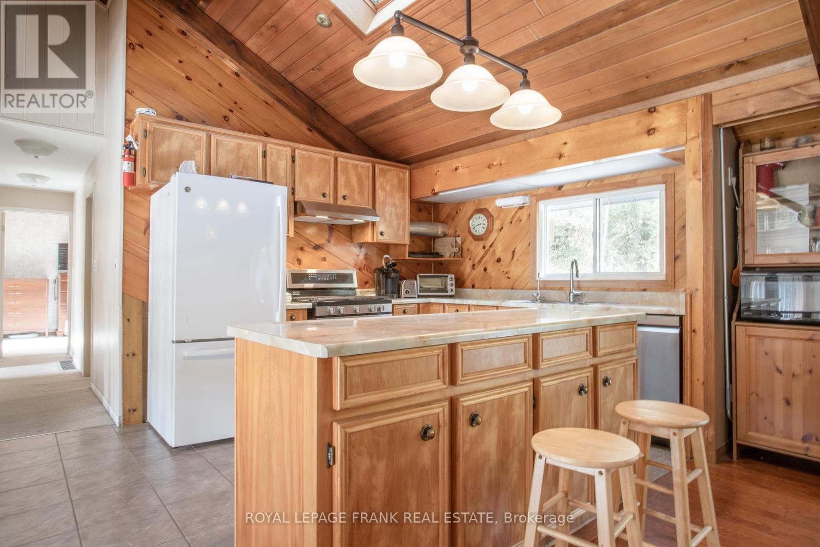 












46 CENTURY FARM ROAD

,
Kawartha Lakes (Manvers),




Ontario
L0A1K0

