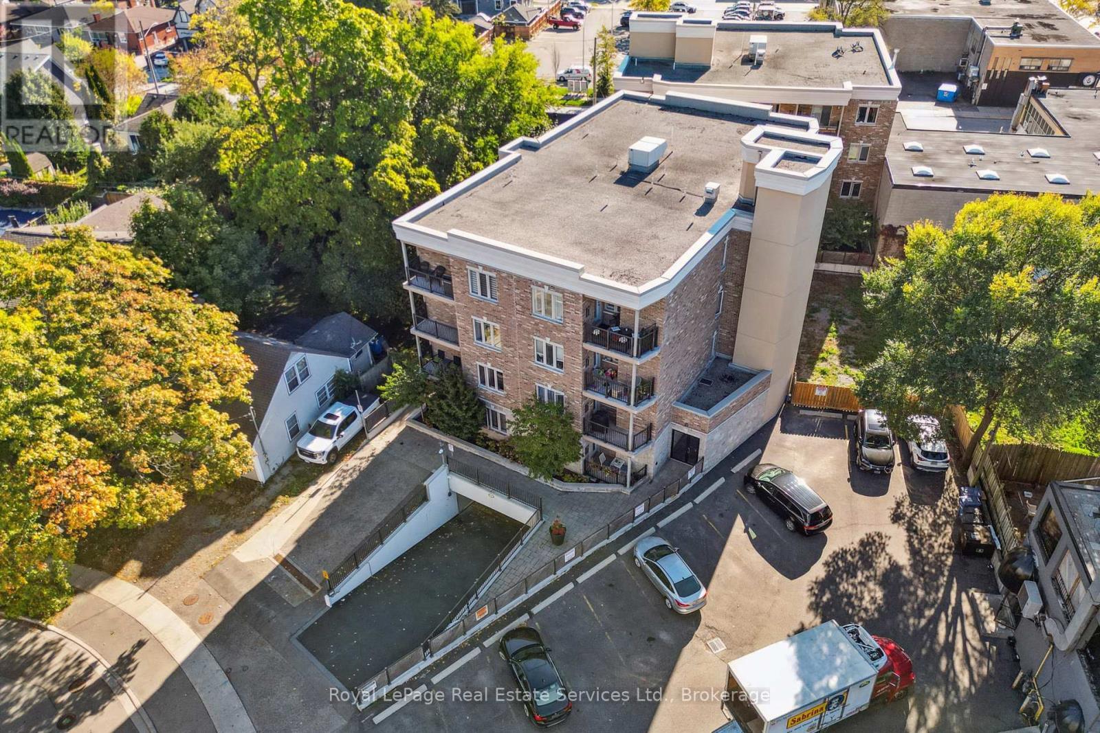 












202 - 70 STEWART STREET

,
Oakville (CO Central),




Ontario
L6K1W5

