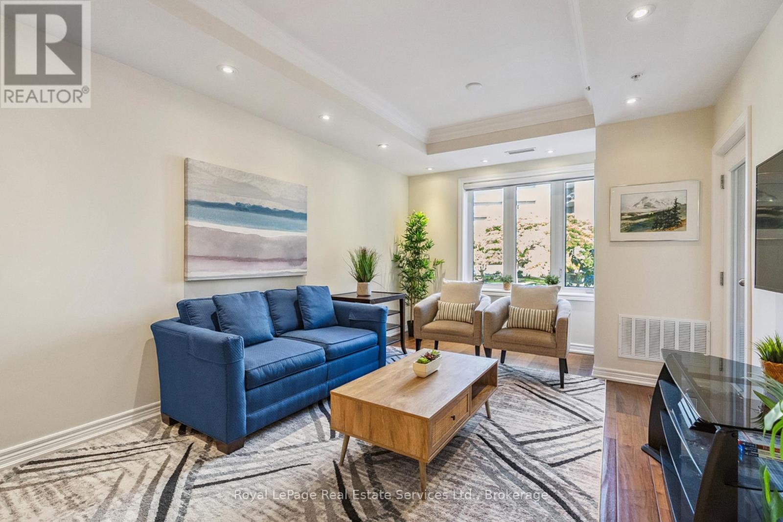 












202 - 70 STEWART STREET

,
Oakville (CO Central),




Ontario
L6K1W5

