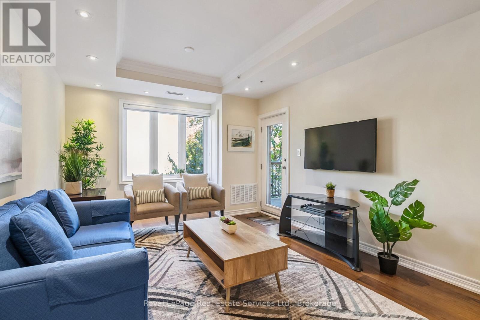 












202 - 70 STEWART STREET

,
Oakville (CO Central),




Ontario
L6K1W5

