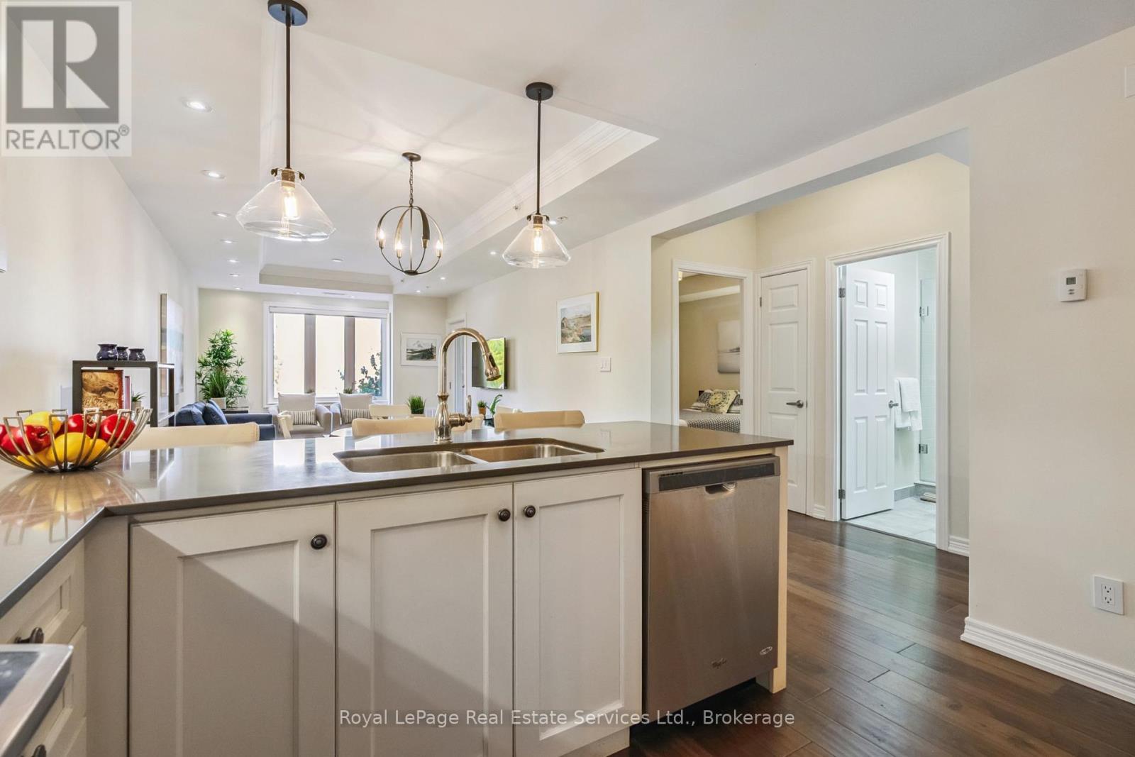












202 - 70 STEWART STREET

,
Oakville (CO Central),




Ontario
L6K1W5

