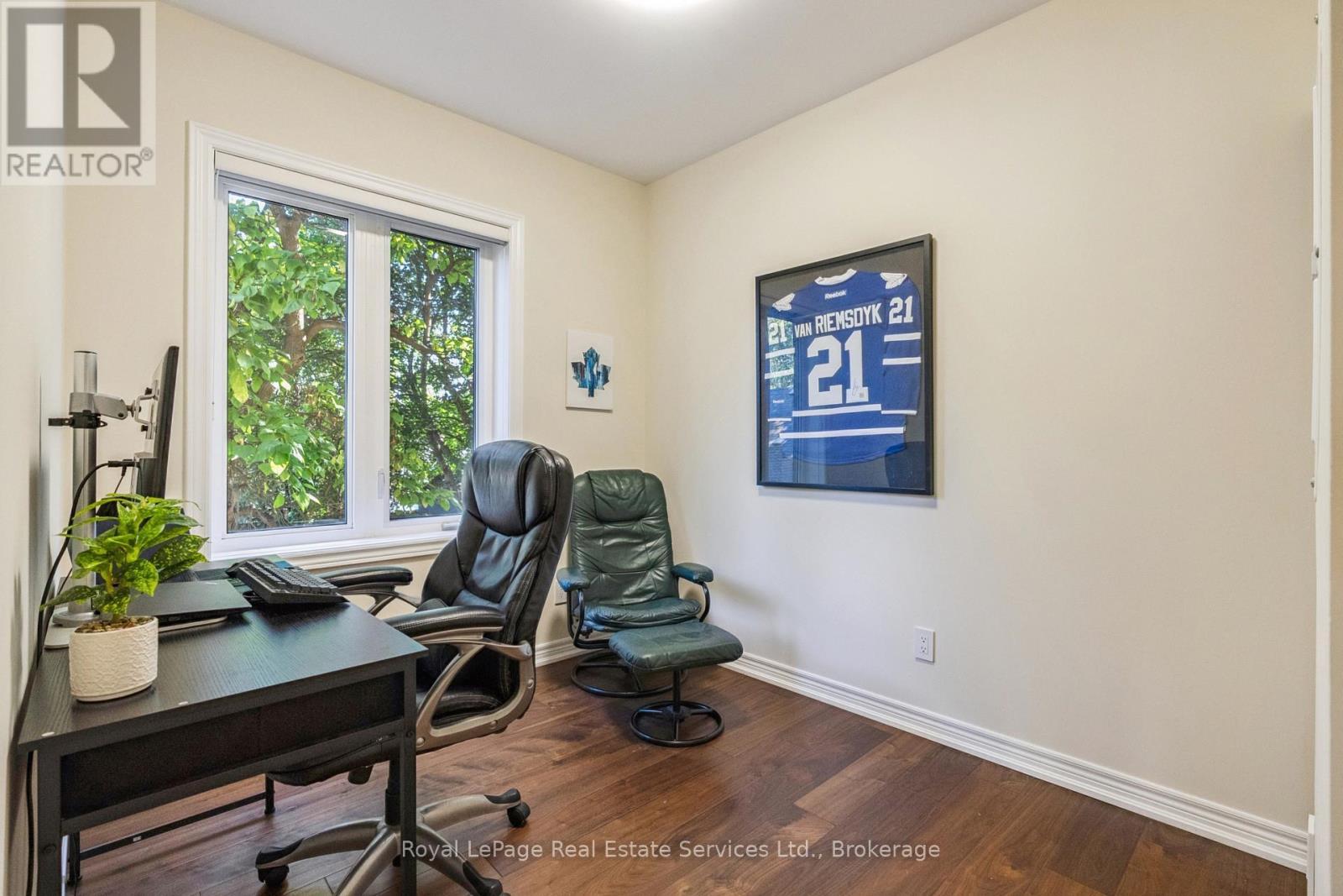 












202 - 70 STEWART STREET

,
Oakville (CO Central),




Ontario
L6K1W5

