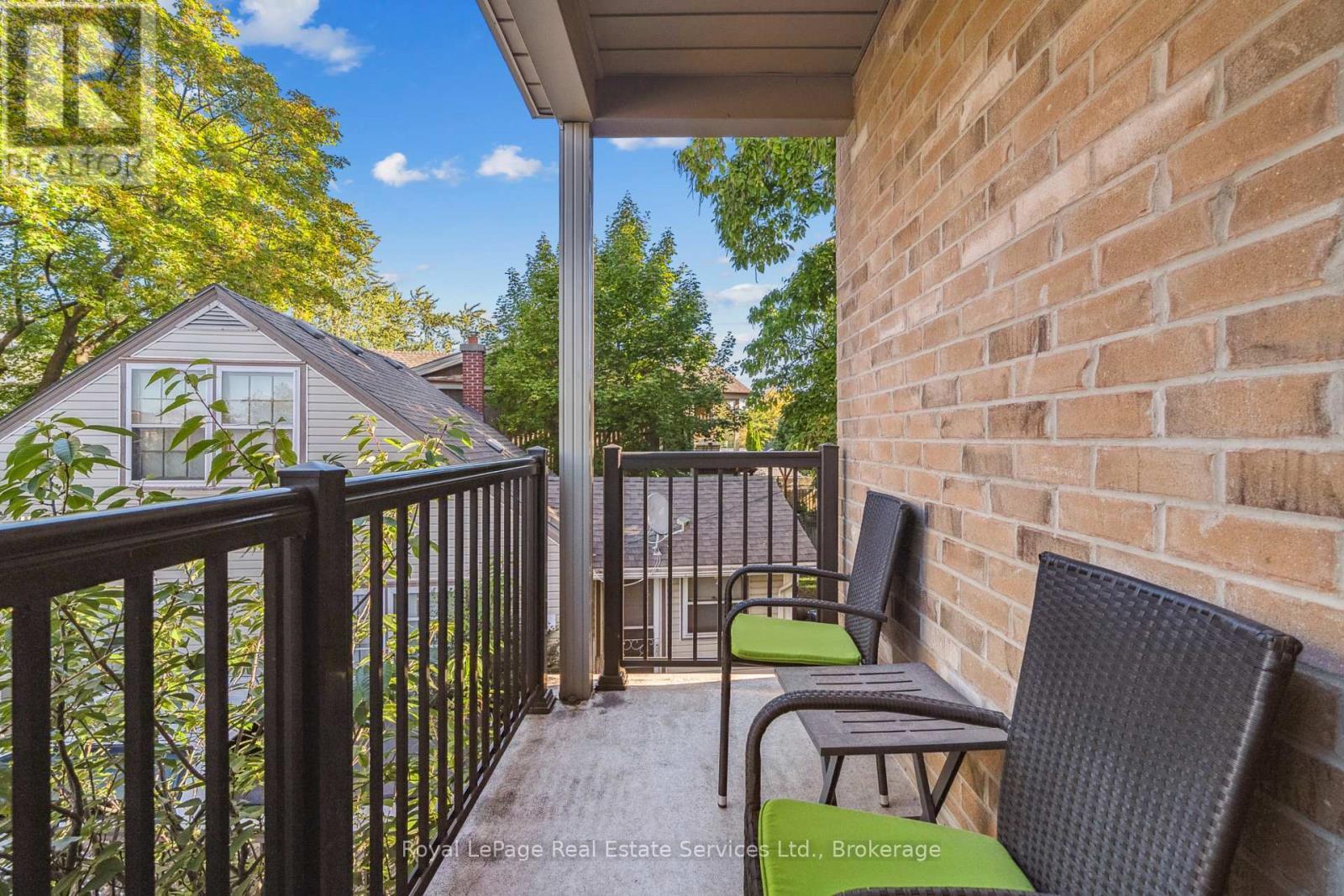 












202 - 70 STEWART STREET

,
Oakville (CO Central),




Ontario
L6K1W5

