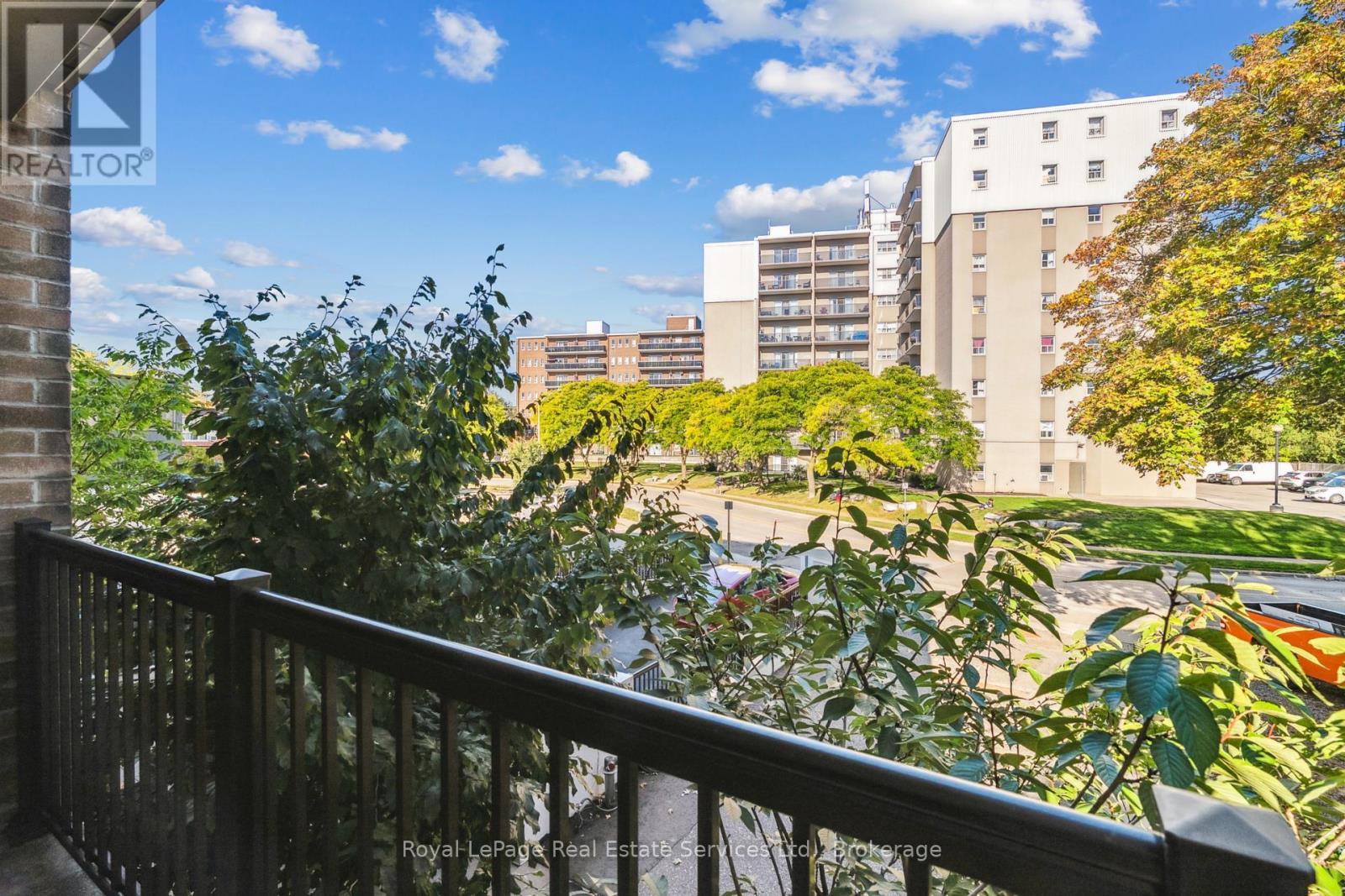 












202 - 70 STEWART STREET

,
Oakville (CO Central),




Ontario
L6K1W5

