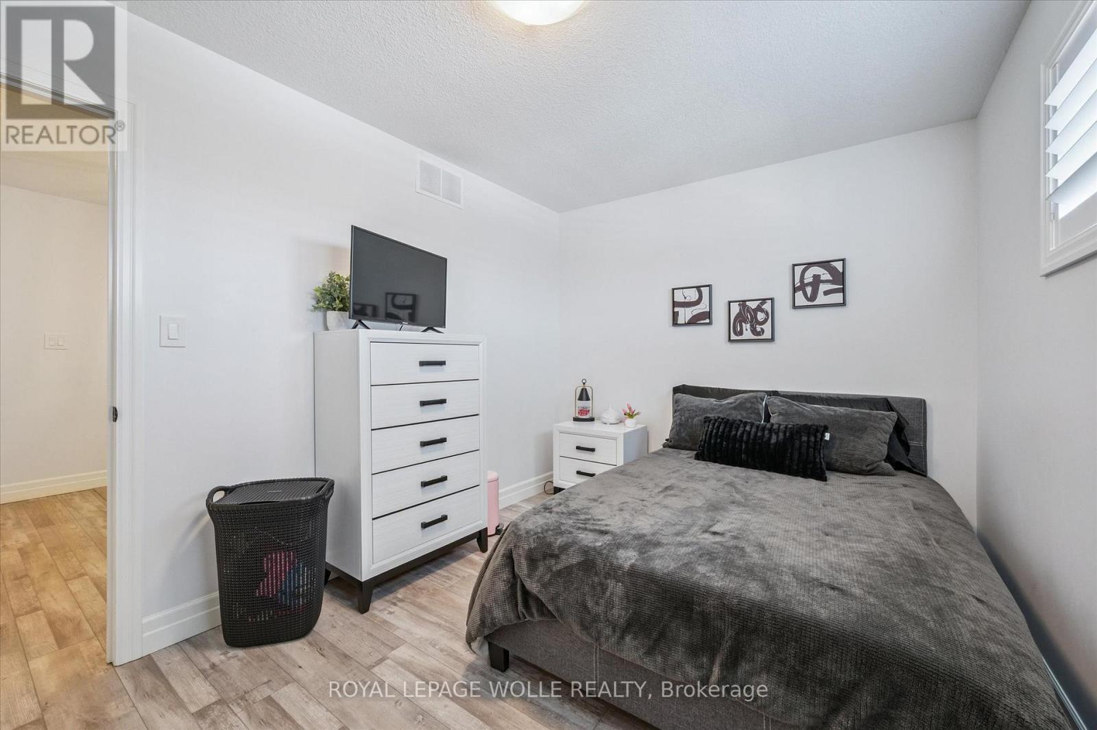 












164 WOODBERRY CRESCENT

,
Woolwich,




Ontario
N3B0E4

